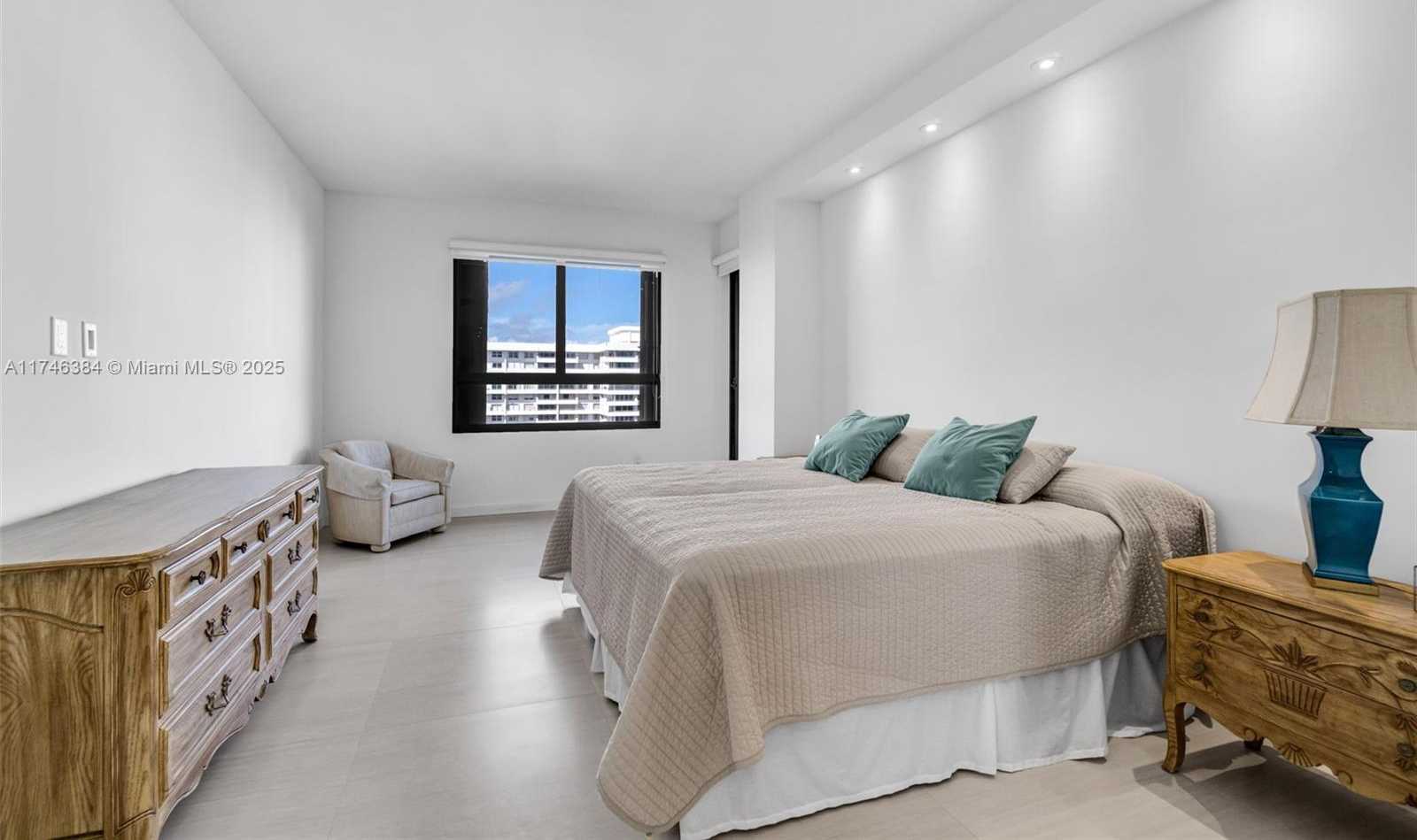 Small Image of 251 CRANDON BLVD #829, Key Biscayne Number 16