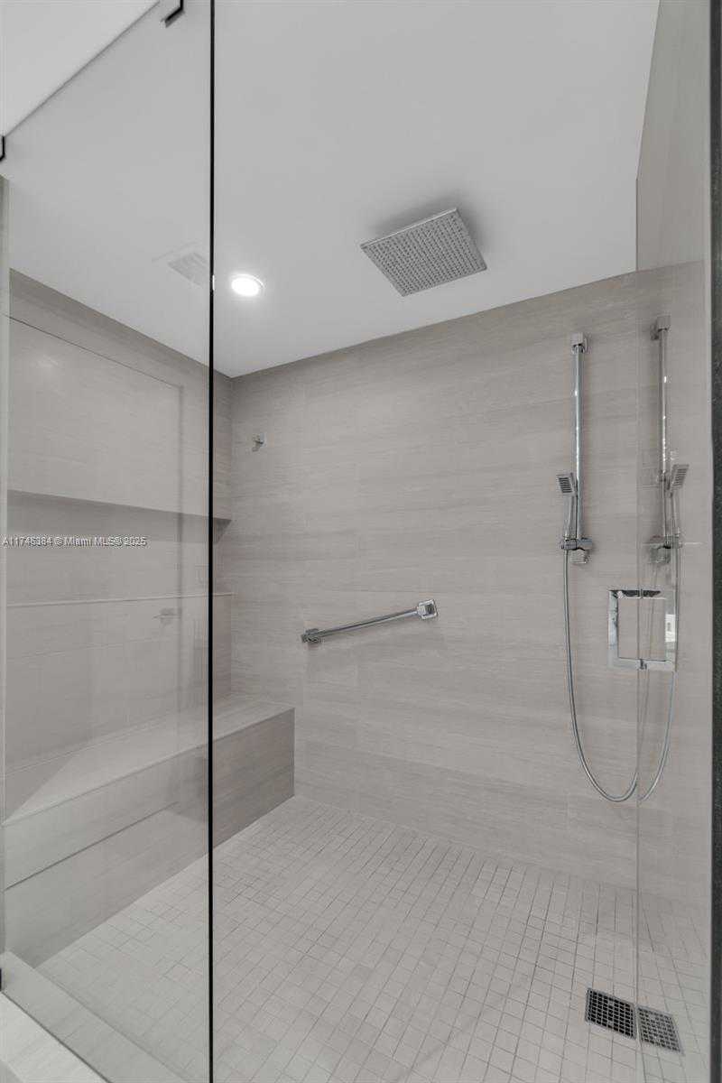 Small Image of 251 CRANDON BLVD #829, Key Biscayne Number 20