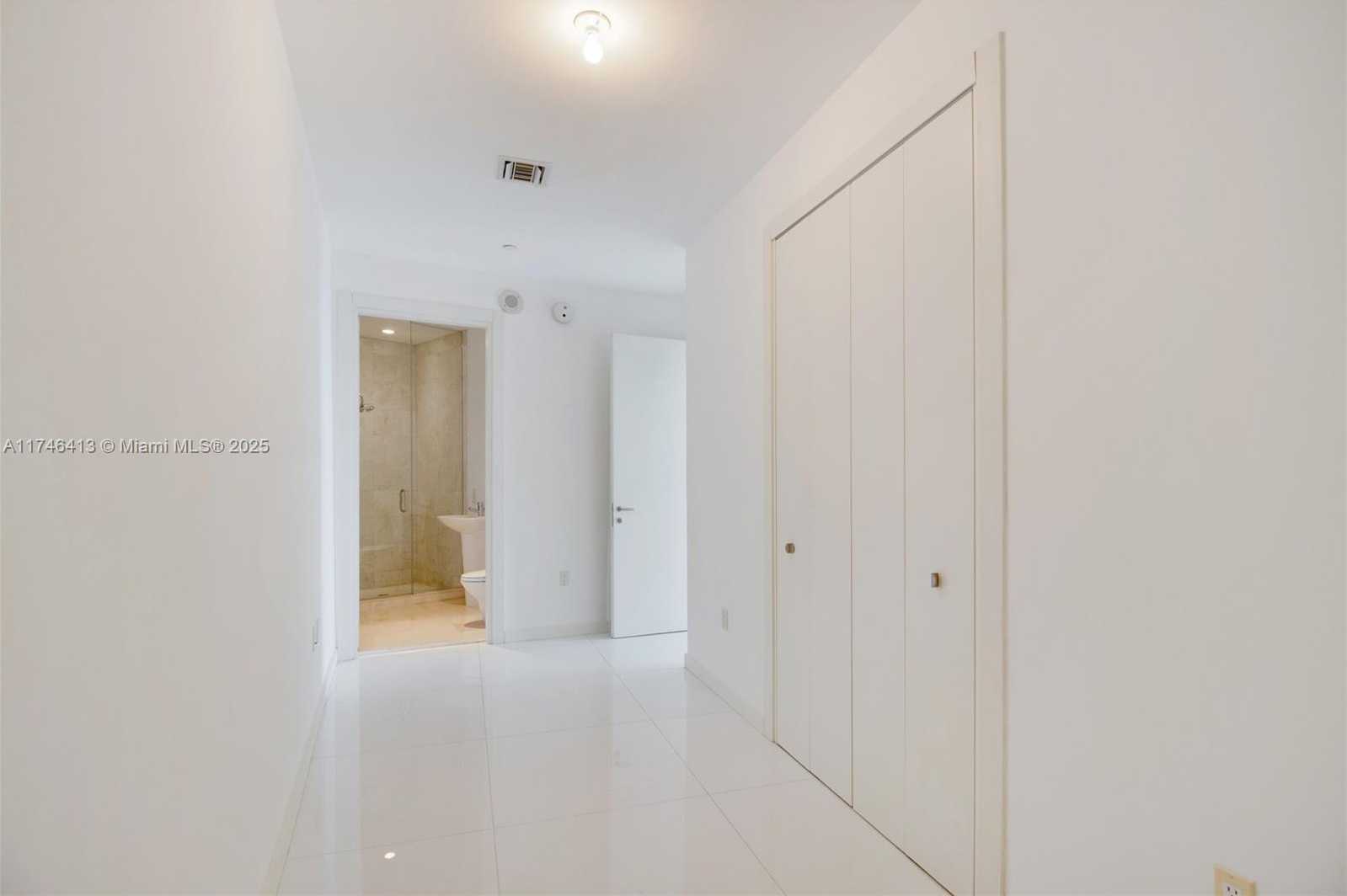 Small Image of 200 BISCAYNE BOULEVARD WAY #5304, Miami Number 14