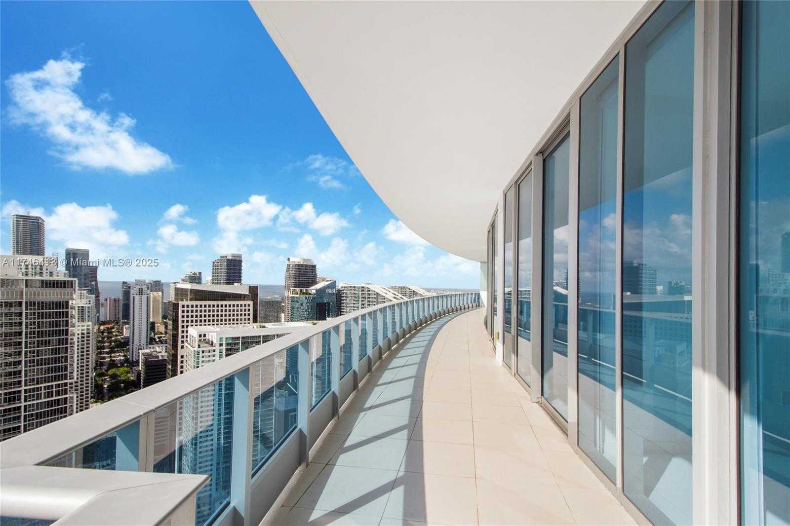 Small Image of 200 BISCAYNE BOULEVARD WAY #5304, Miami Number 2