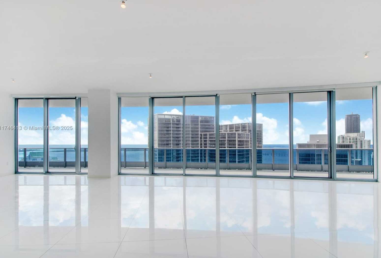 Small Image of 200 BISCAYNE BOULEVARD WAY #5304, Miami Number 3