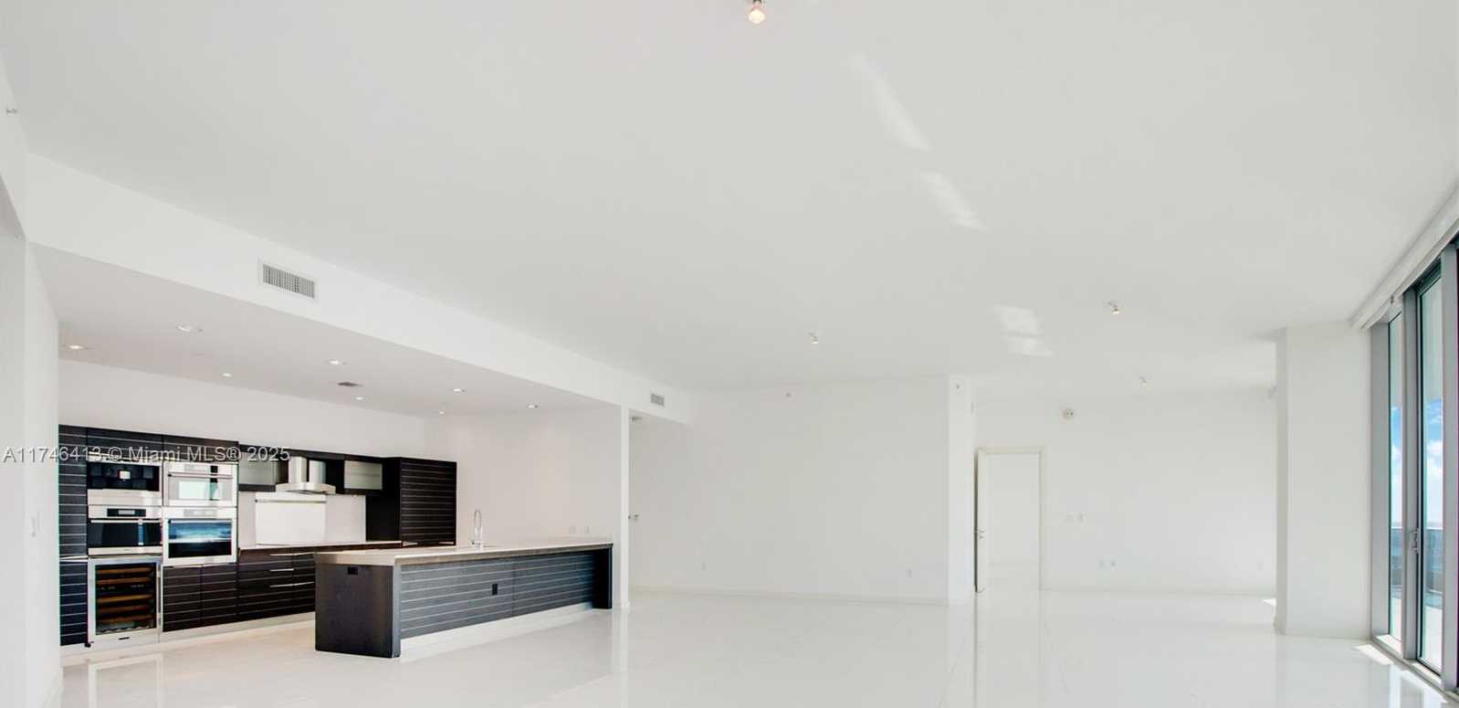 Small Image of 200 BISCAYNE BOULEVARD WAY #5304, Miami Number 5