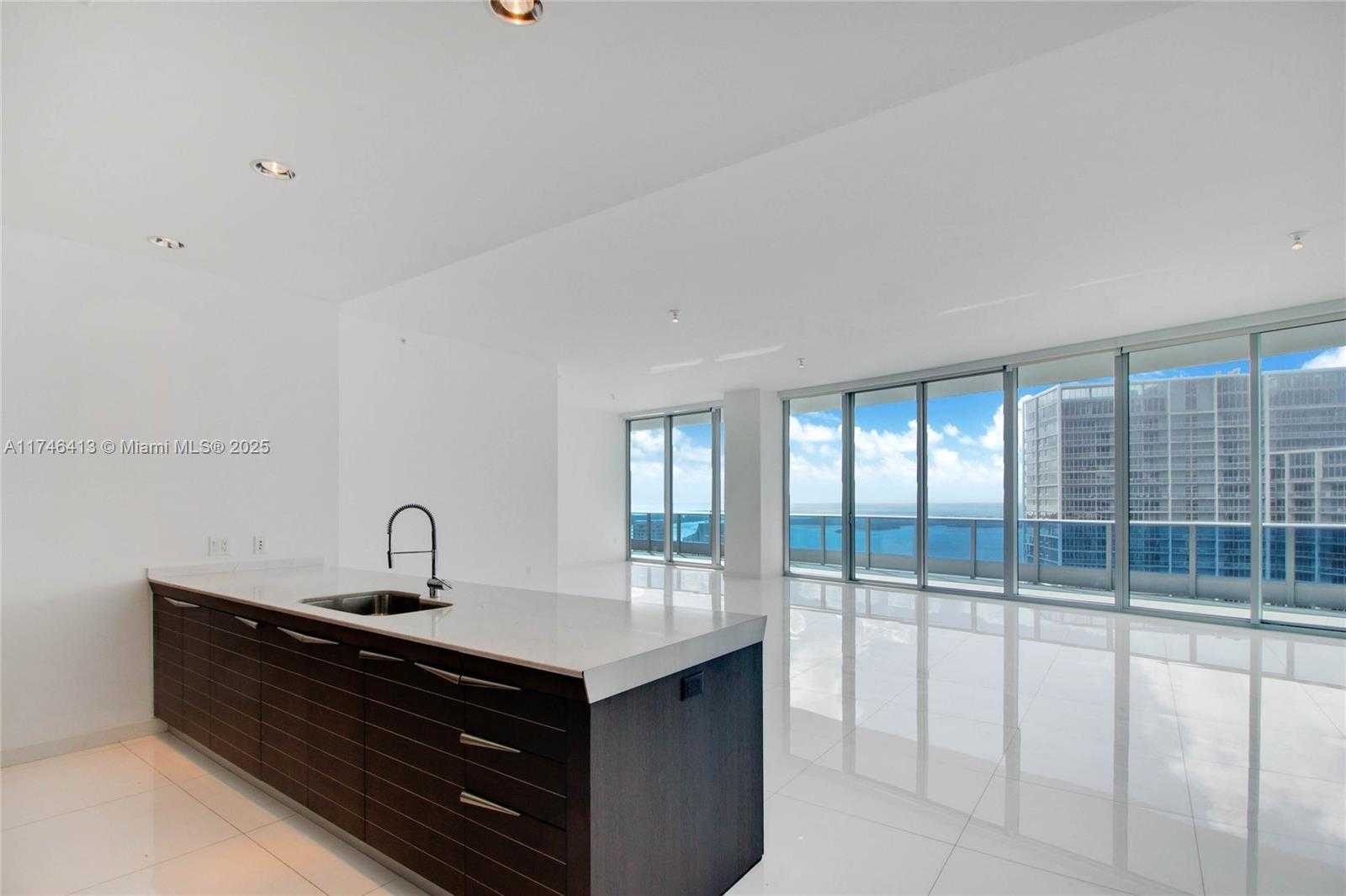 Small Image of 200 BISCAYNE BOULEVARD WAY #5304, Miami Number 8