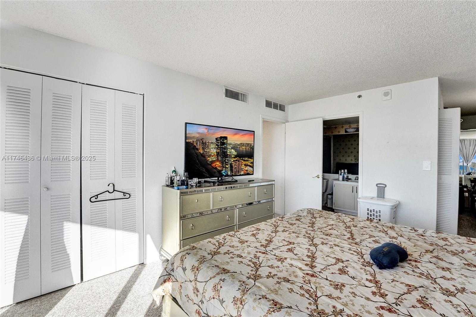 Small Image of 7601 EAST TREASURE DR #1705, North Bay Village Number 31