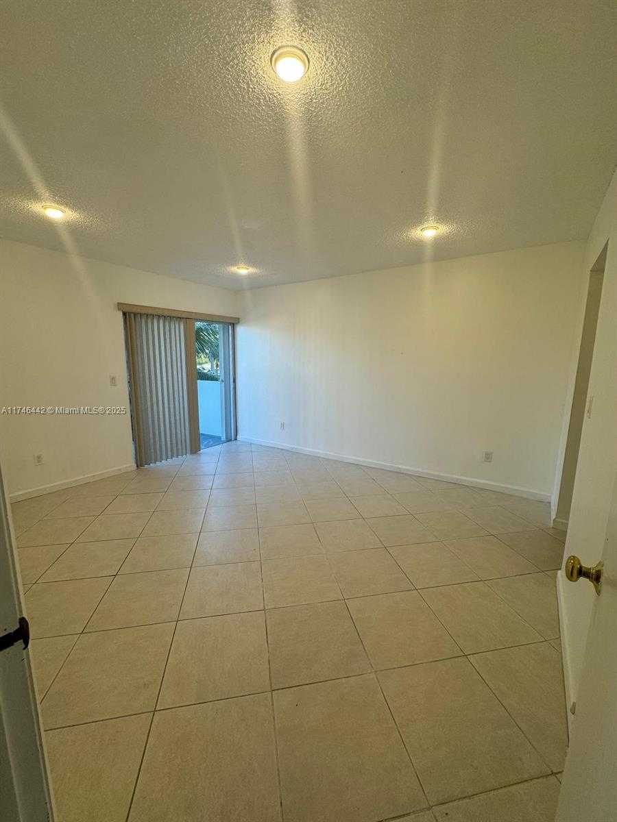 Small Image of 3642 NORTH EAST 171ST ST #306, North Miami Beach Number 4