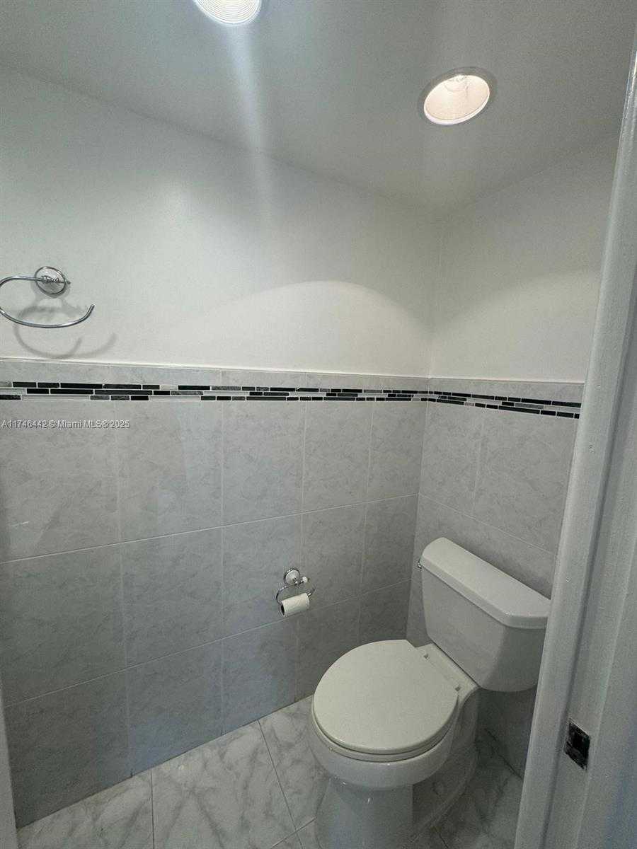 Small Image of 3642 NORTH EAST 171ST ST #306, North Miami Beach Number 9