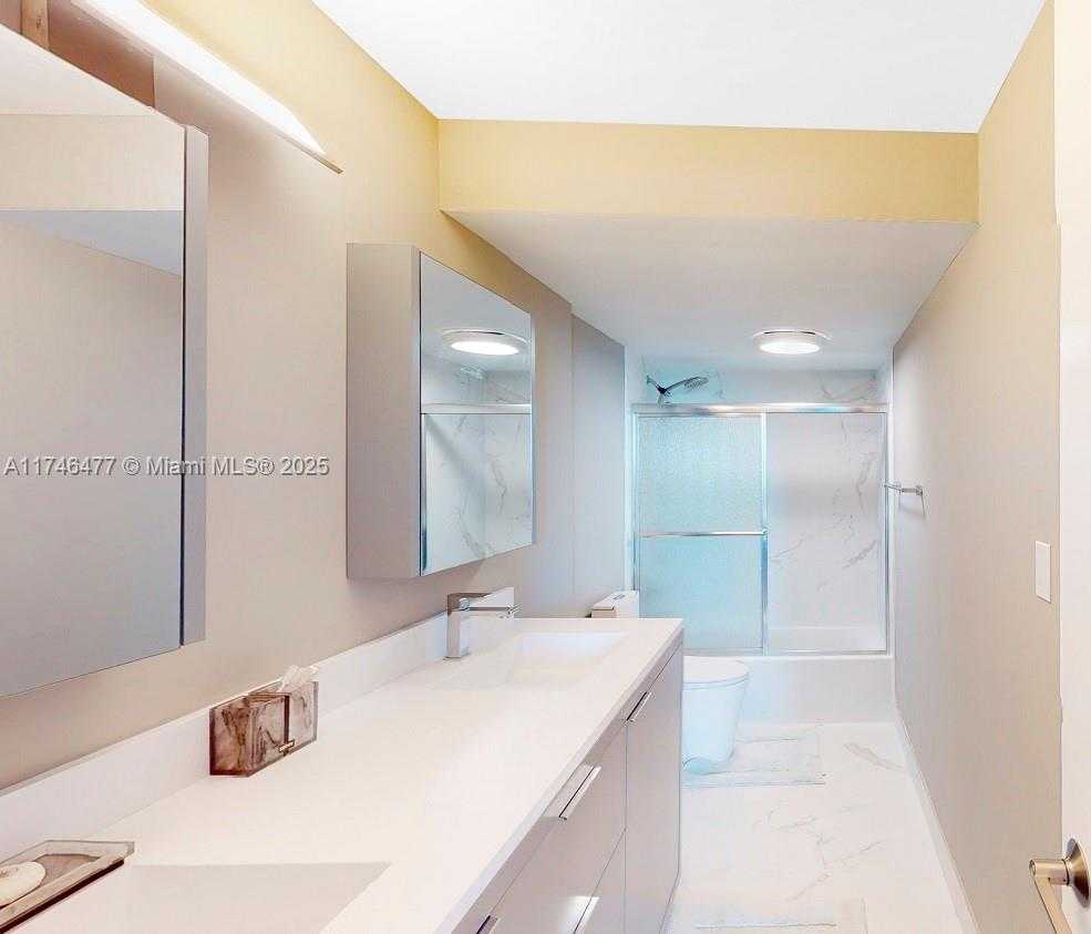 Small Image of 10275 COLLINS AVE #724, Bal Harbour Number 11