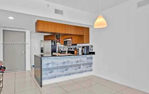 Small Image of 1750 NORTH BAYSHORE DR #1714, Miami Number 3