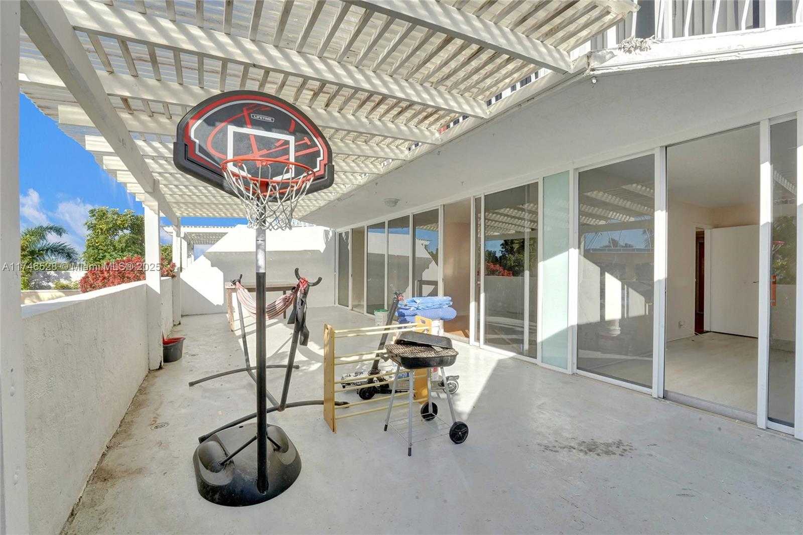 Small Image of 7601 EAST TREASURE DR #406, North Bay Village Number 3