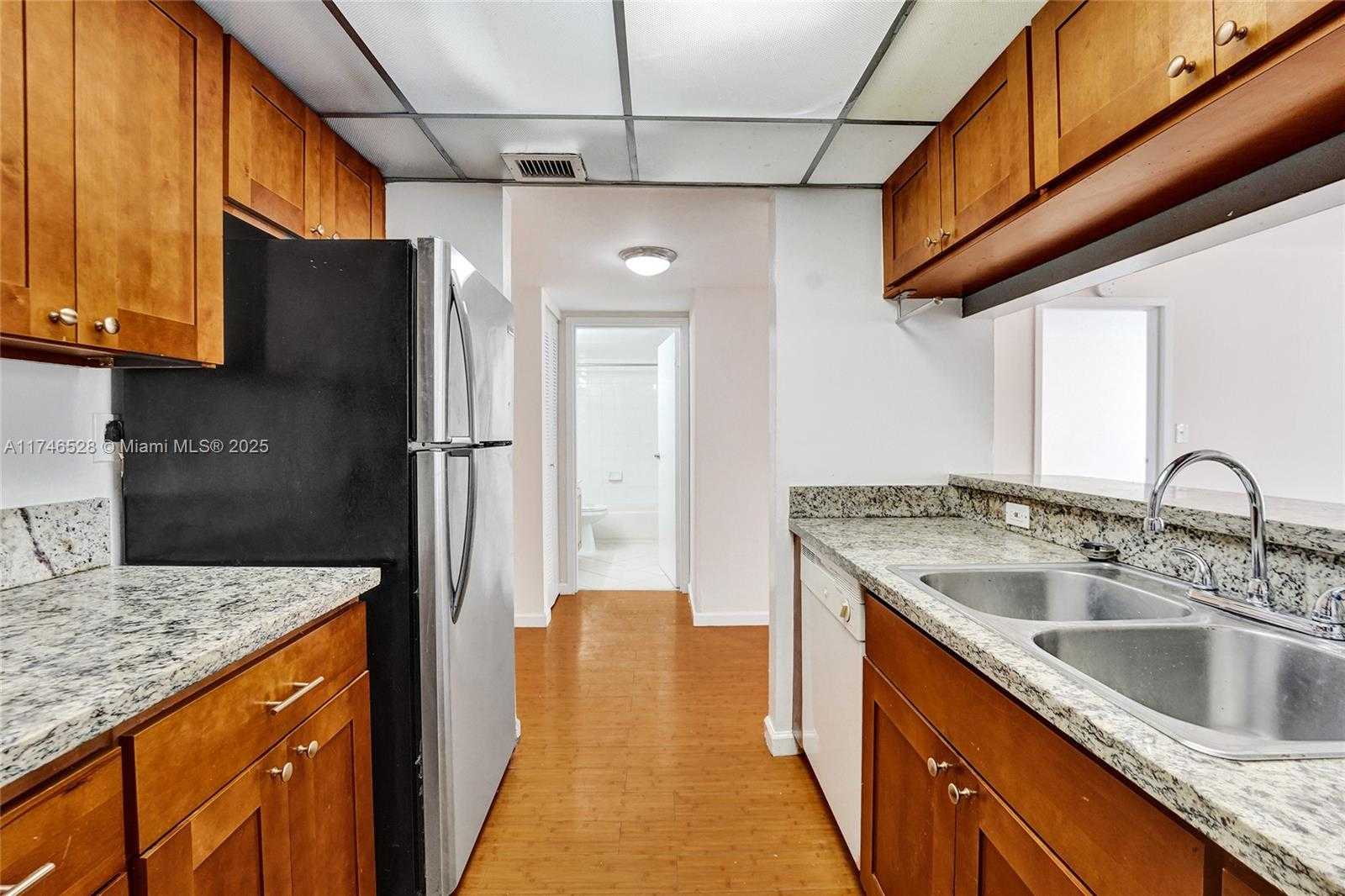Small Image of 7601 EAST TREASURE DR #406, North Bay Village Number 32