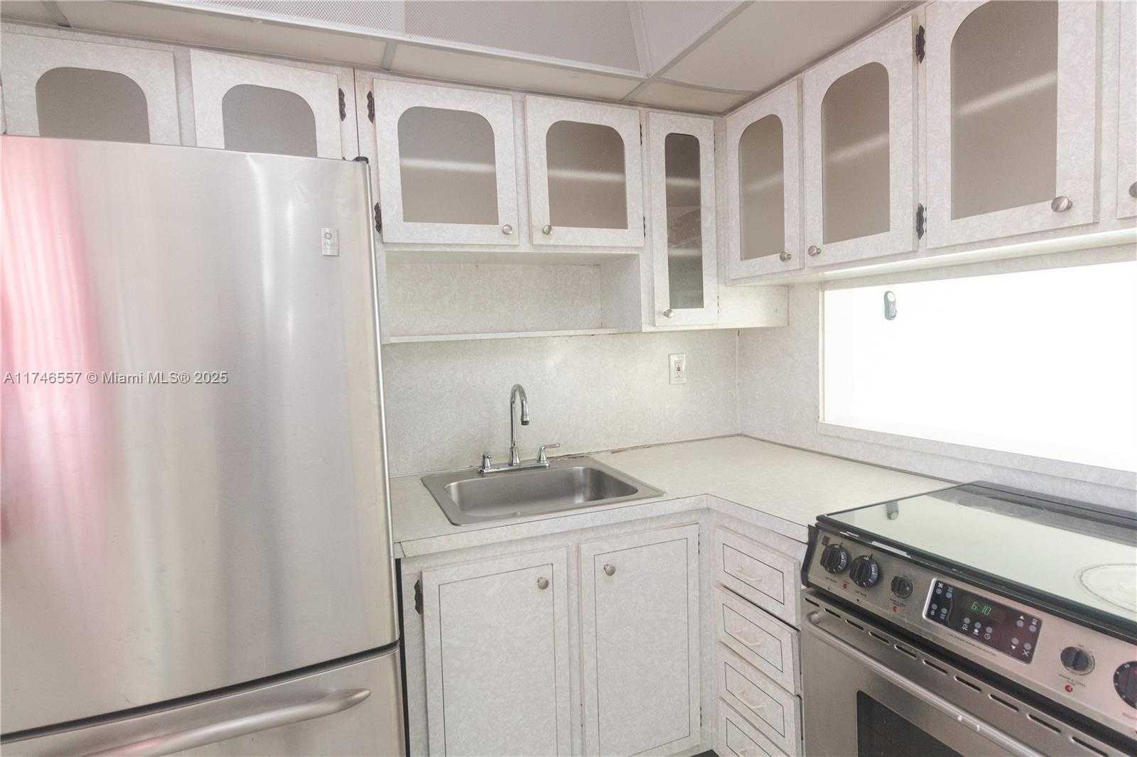 Small Image of 2930 POINT EAST DR #E107, Aventura Number 2