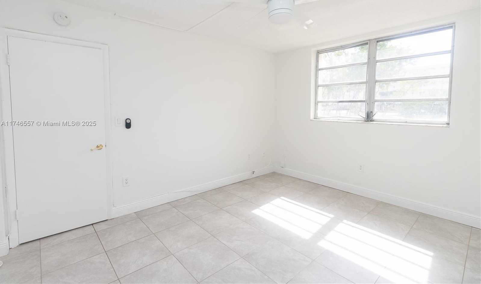 Small Image of 2930 POINT EAST DR #E107, Aventura Number 6