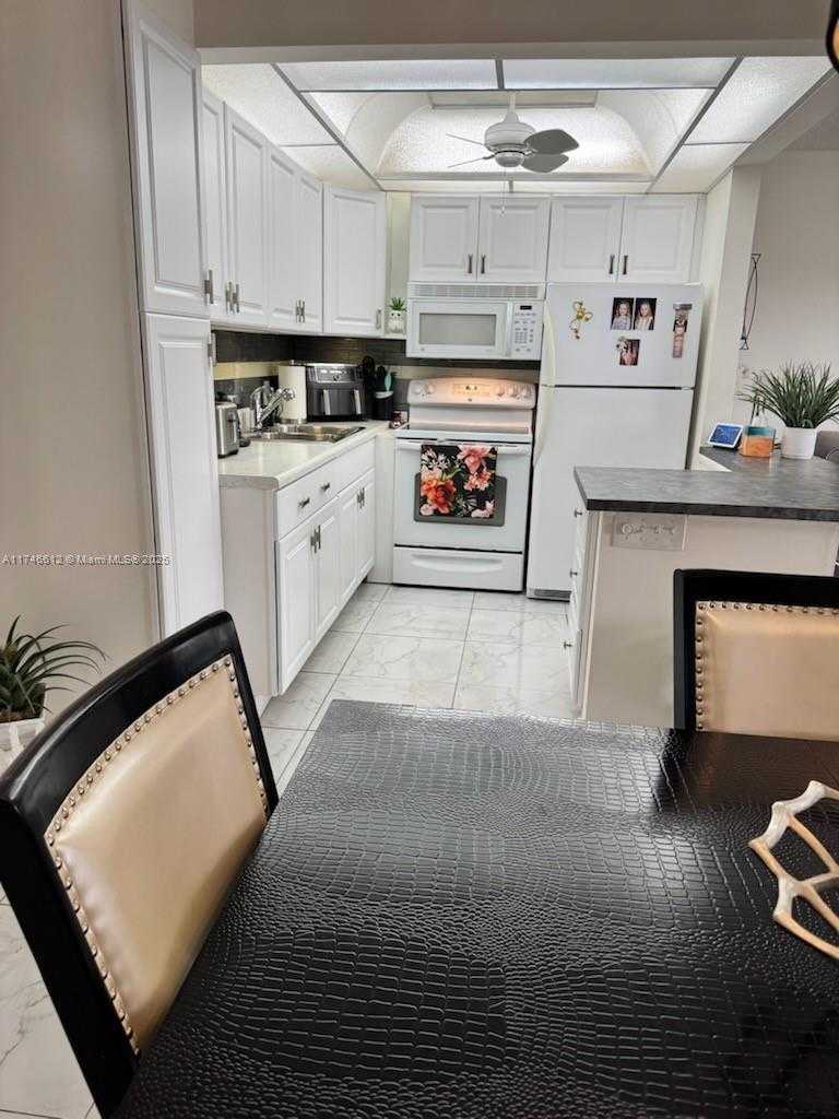 Small Image of 4071 Cambridge D, Deerfield Beach, FL 33442, USA Number 12