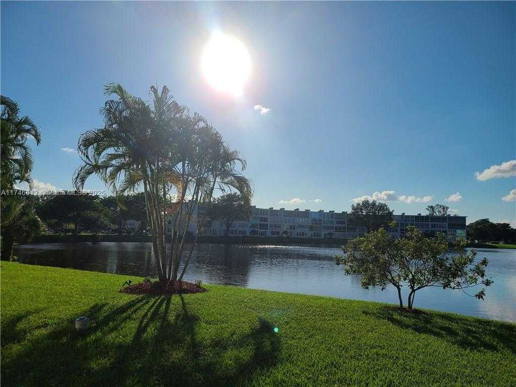Small Image of 4071 Cambridge D, Deerfield Beach, FL 33442, USA Number 3