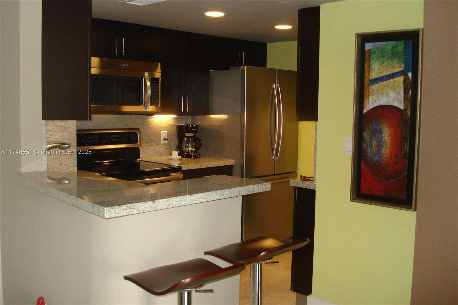 Small Image of 770 CLAUGHTON ISLAND DR #2010, Miami Number 11