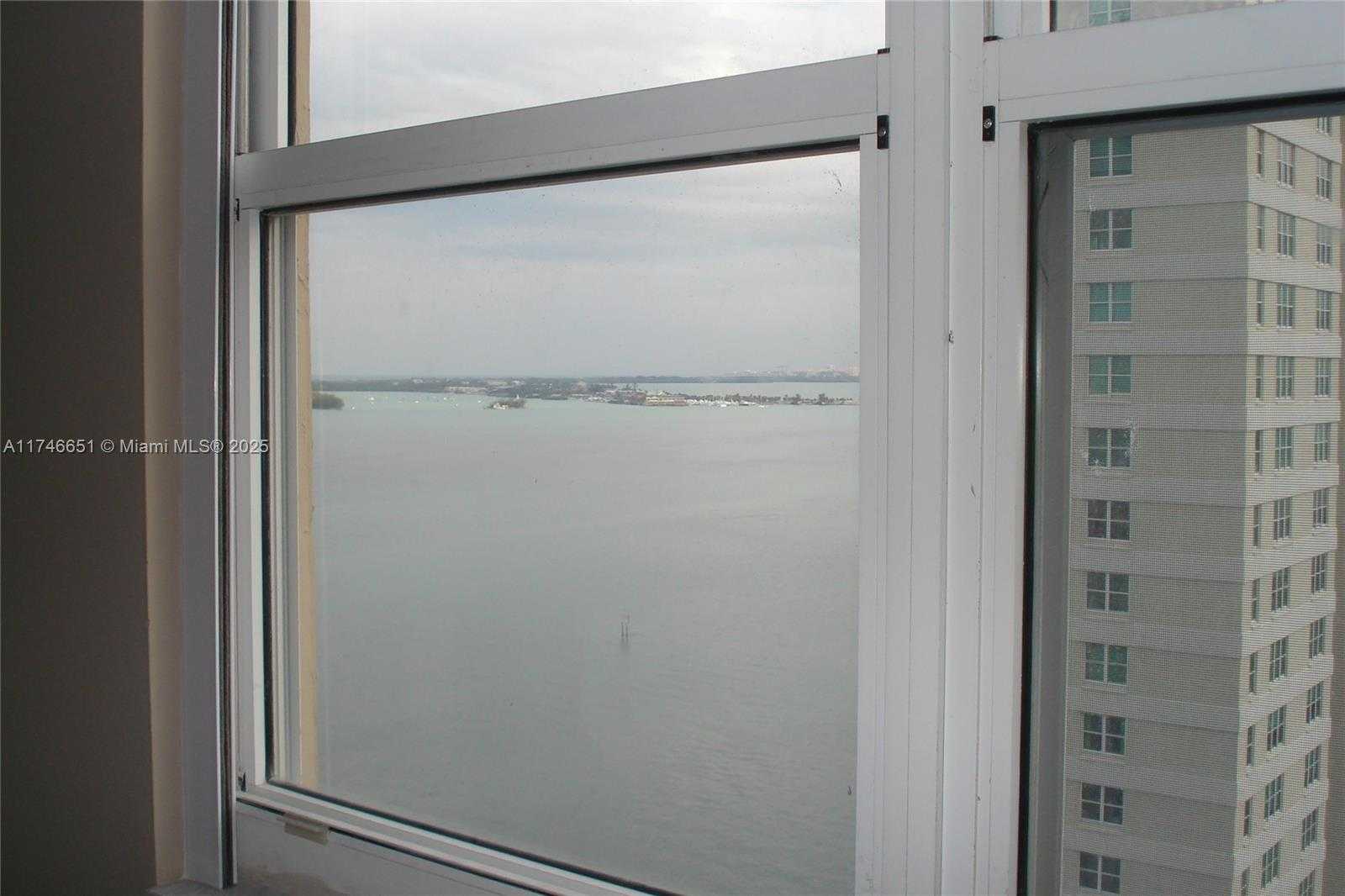Small Image of 770 CLAUGHTON ISLAND DR #2010, Miami Number 15