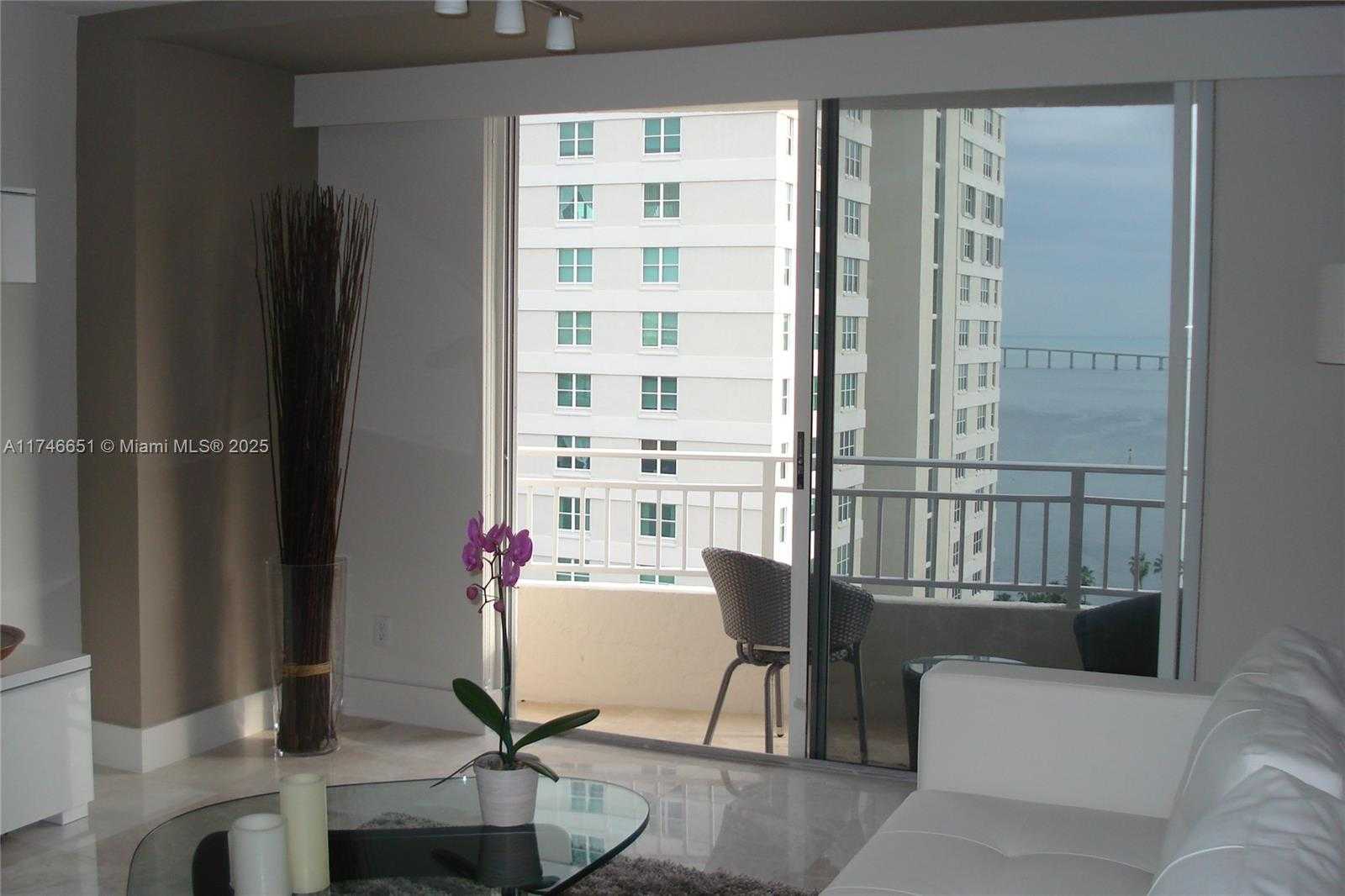 Small Image of 770 CLAUGHTON ISLAND DR #2010, Miami Number 24
