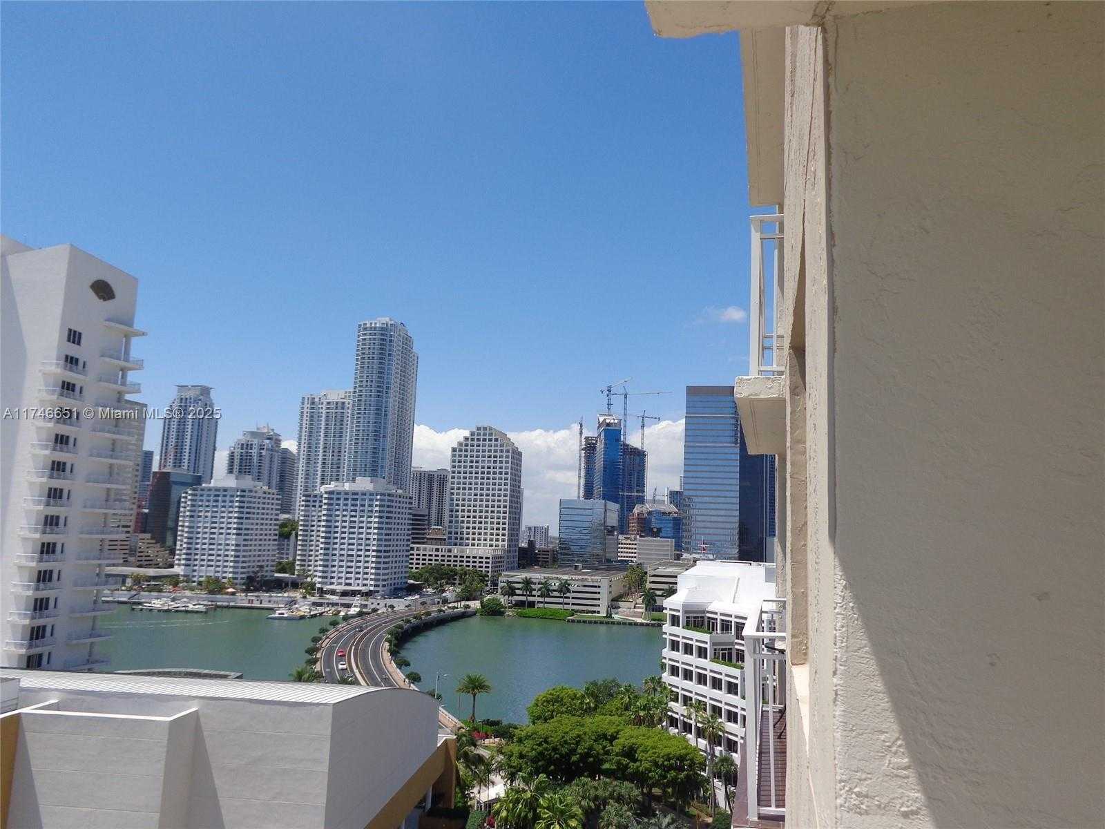 Small Image of 770 CLAUGHTON ISLAND DR #2010, Miami Number 30