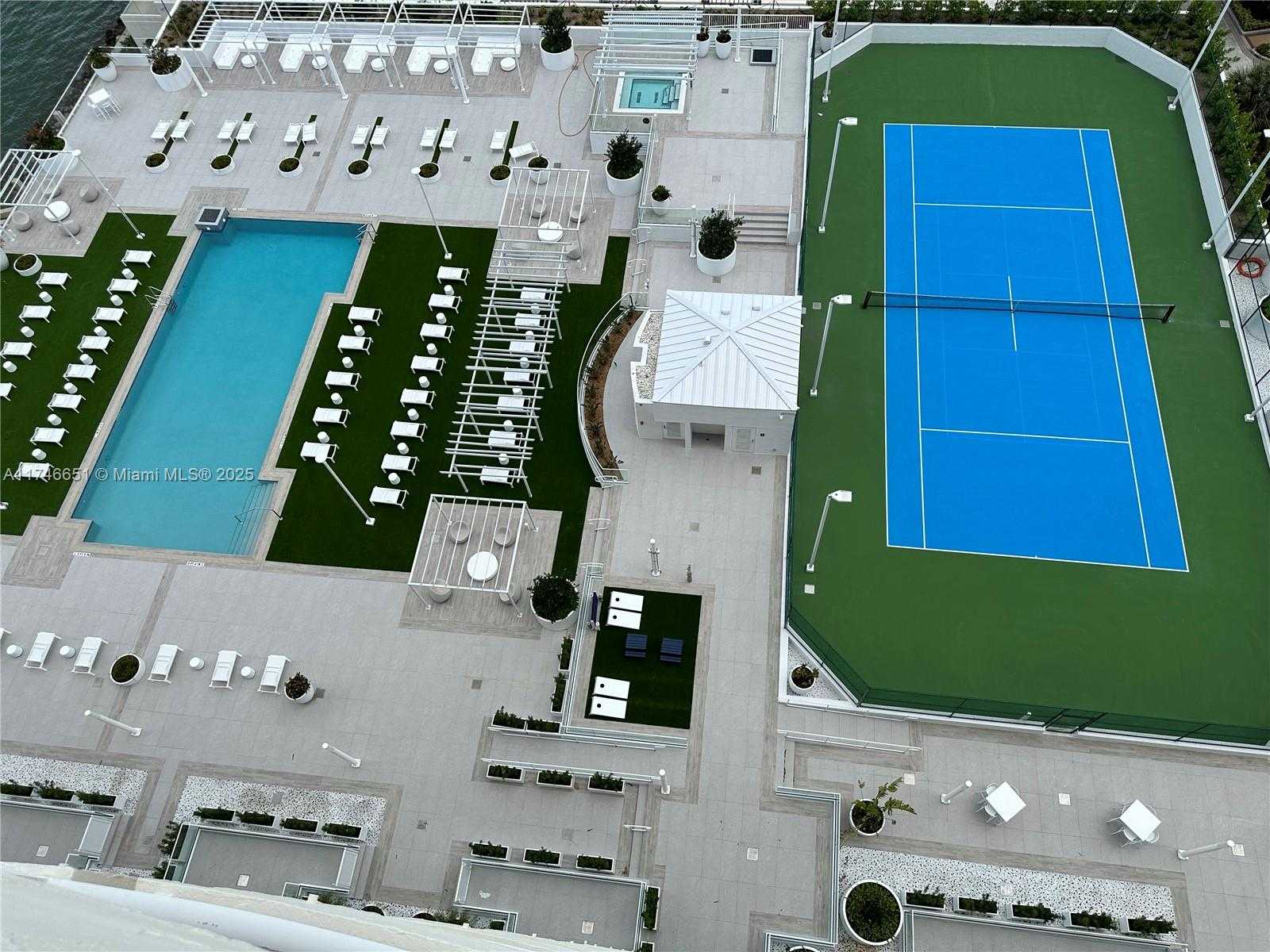 Small Image of 770 CLAUGHTON ISLAND DR #2010, Miami Number 41