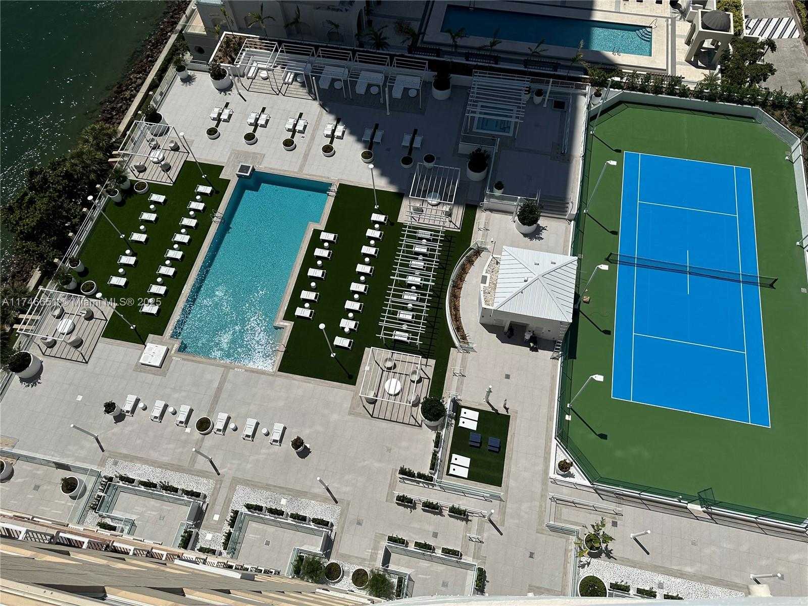Small Image of 770 CLAUGHTON ISLAND DR #2010, Miami Number 45