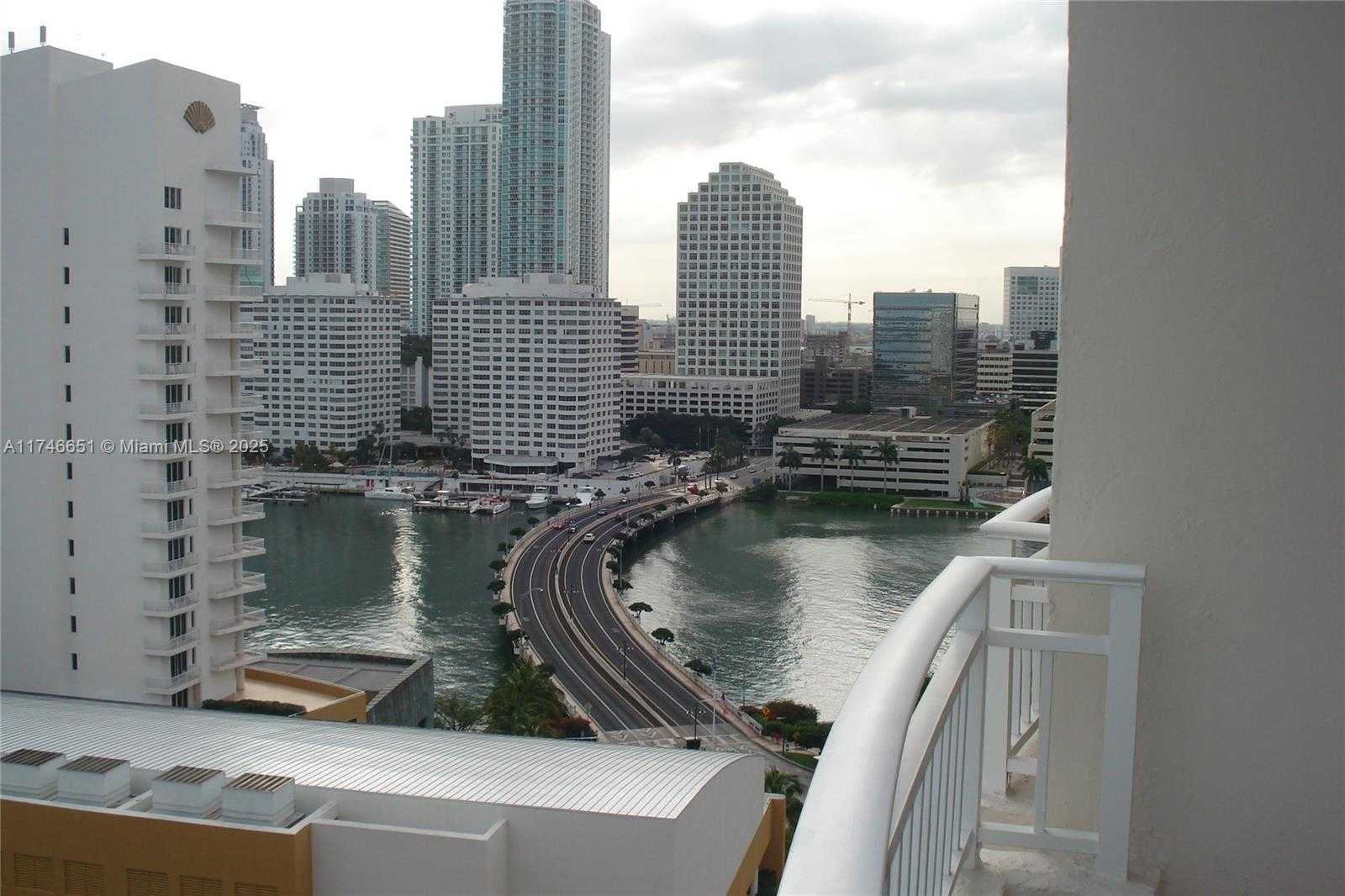 Small Image of 770 CLAUGHTON ISLAND DR #2010, Miami Number 5