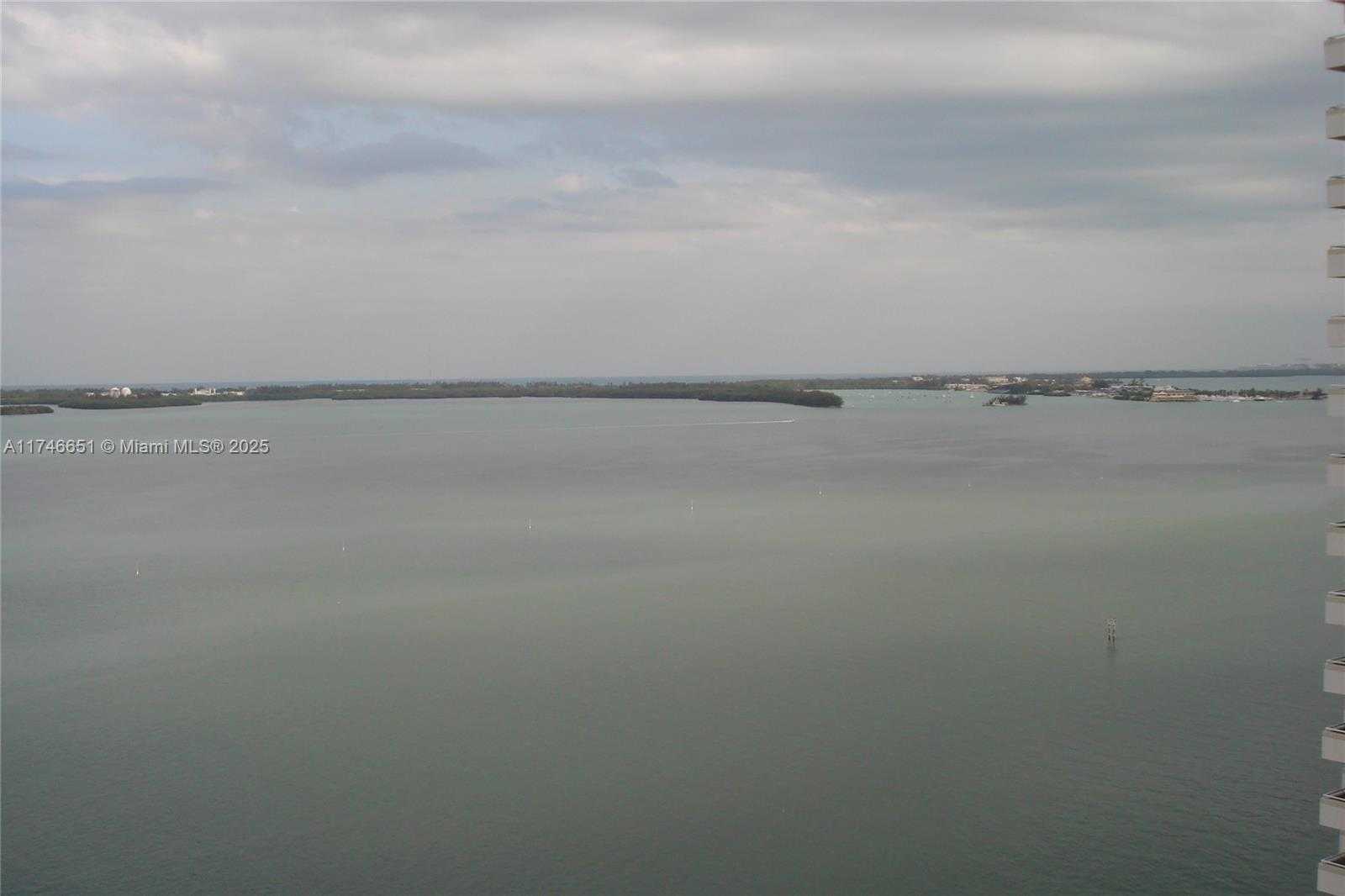 Small Image of 770 CLAUGHTON ISLAND DR #2010, Miami Number 6