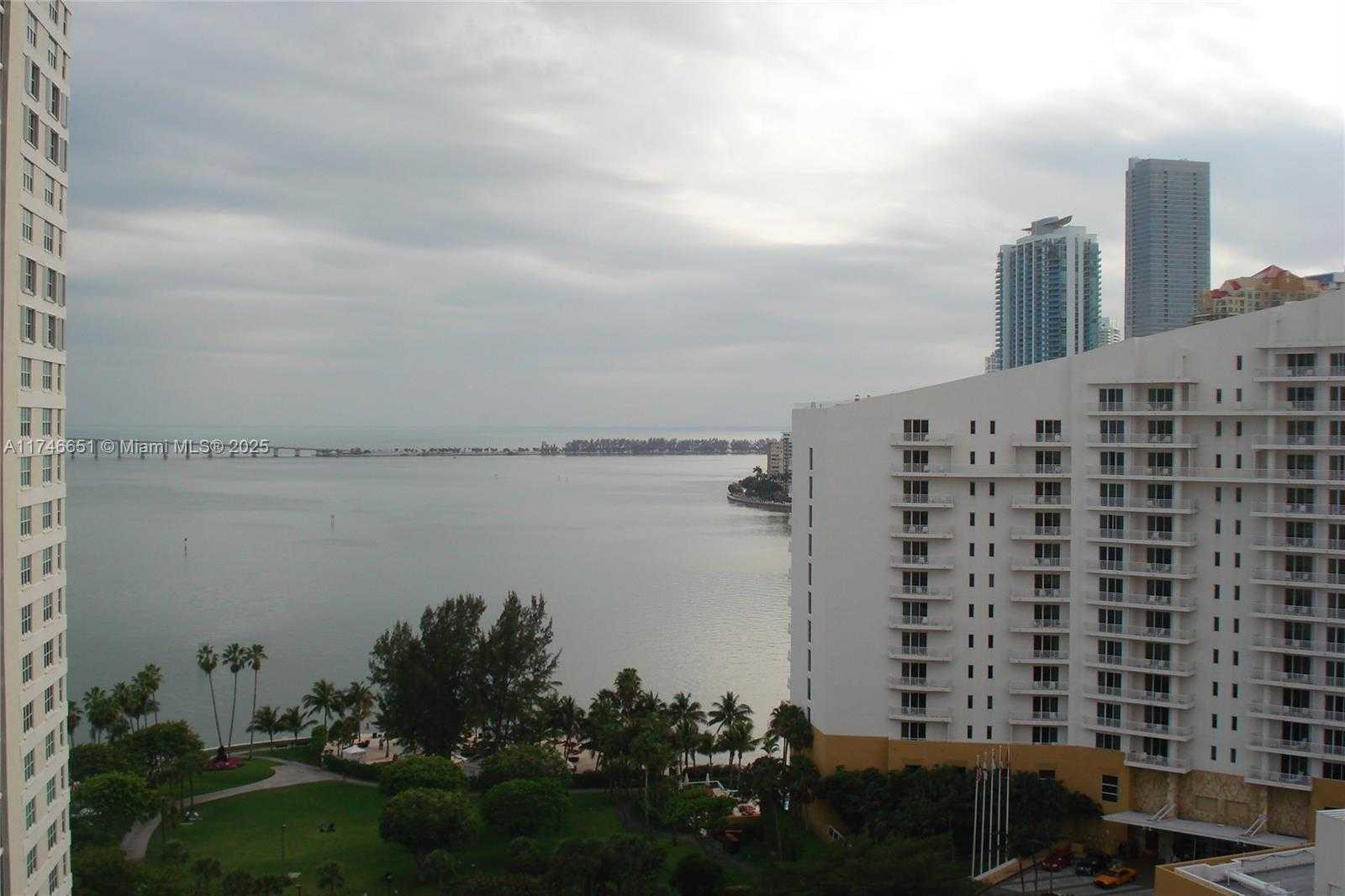Small Image of 770 CLAUGHTON ISLAND DR #2010, Miami Number 7