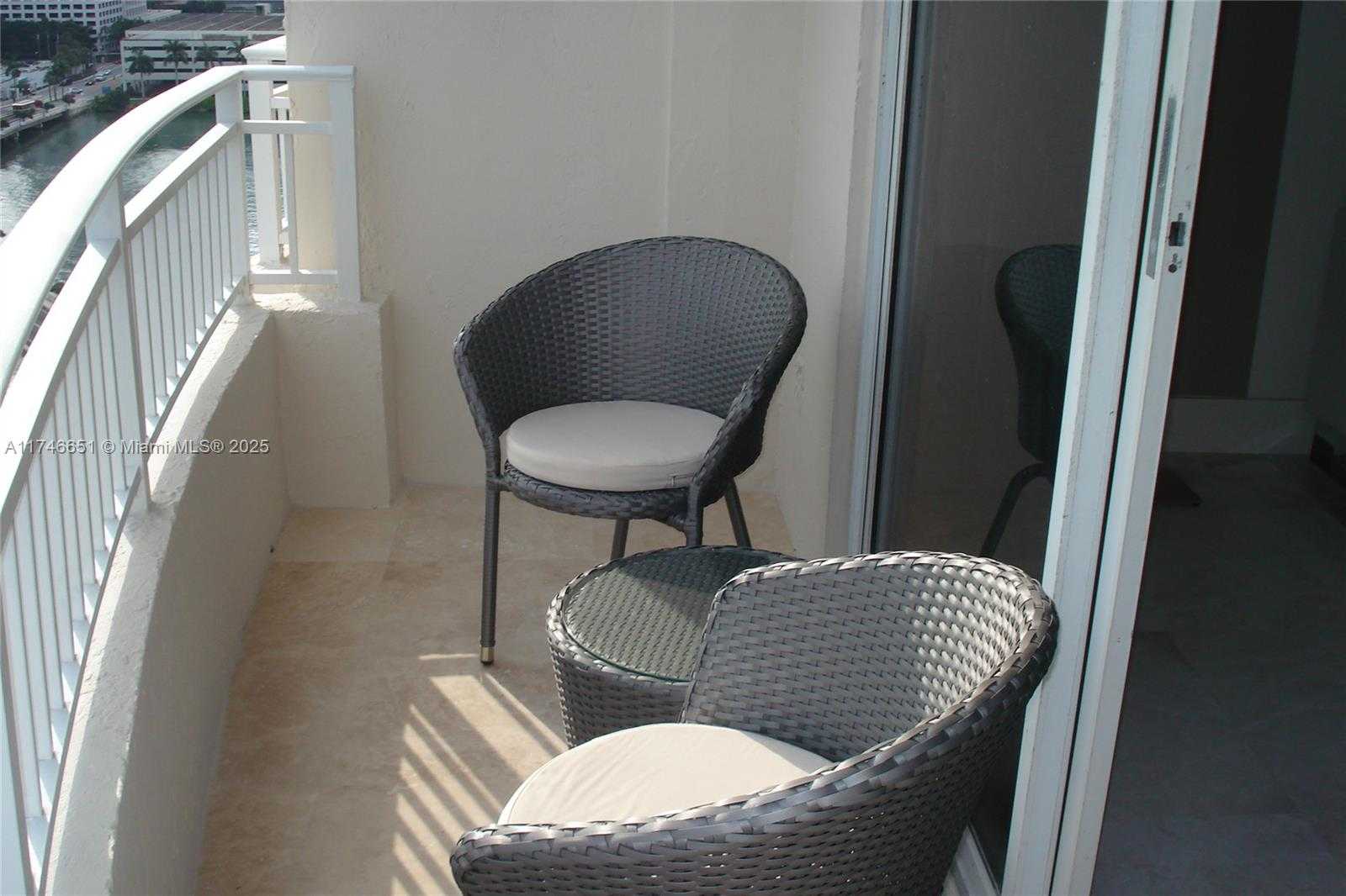 Small Image of 770 CLAUGHTON ISLAND DR #2010, Miami Number 8