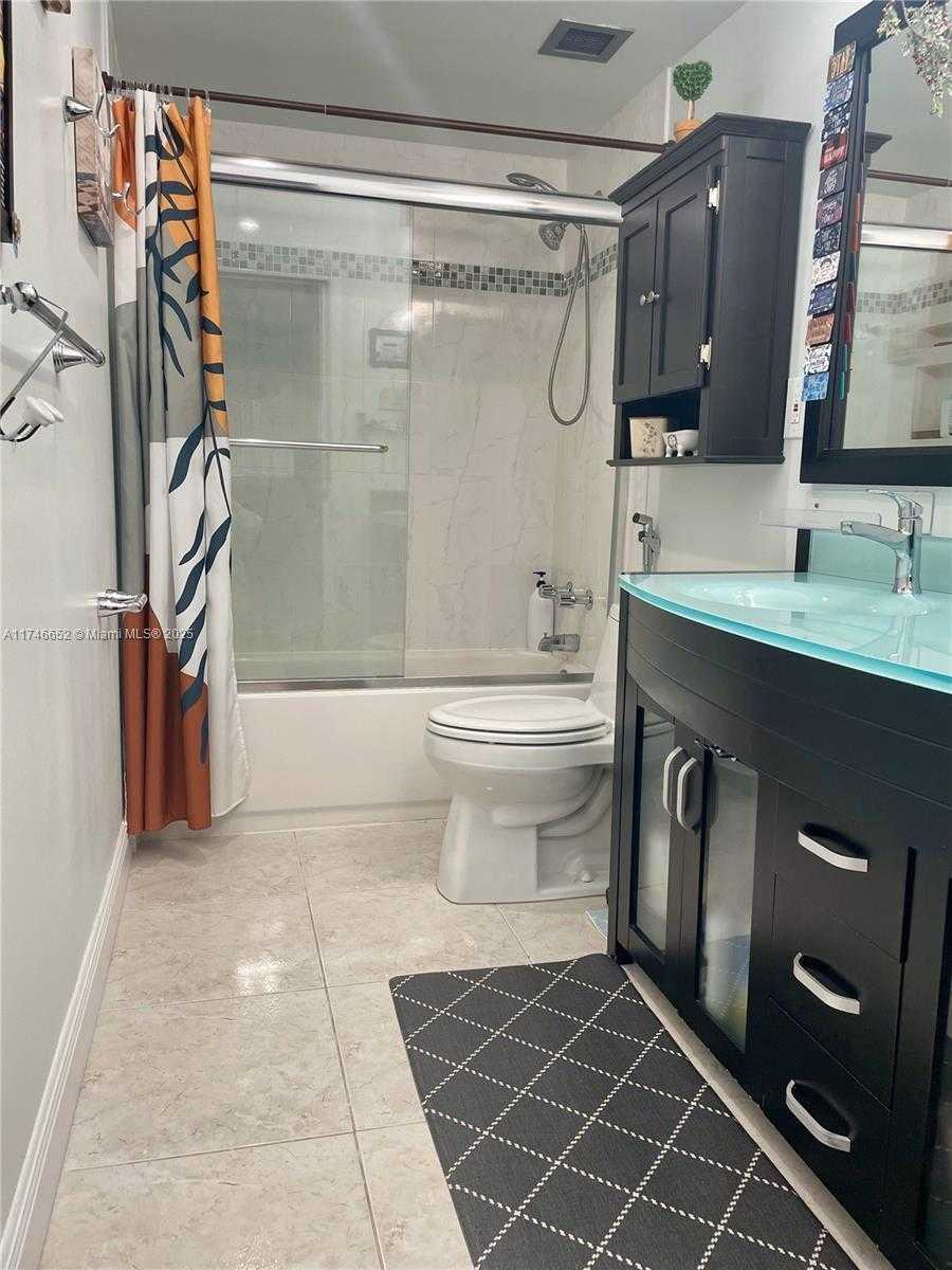 Small Image of 1985 SOUTH OCEAN DR #10G, Hallandale Beach Number 14