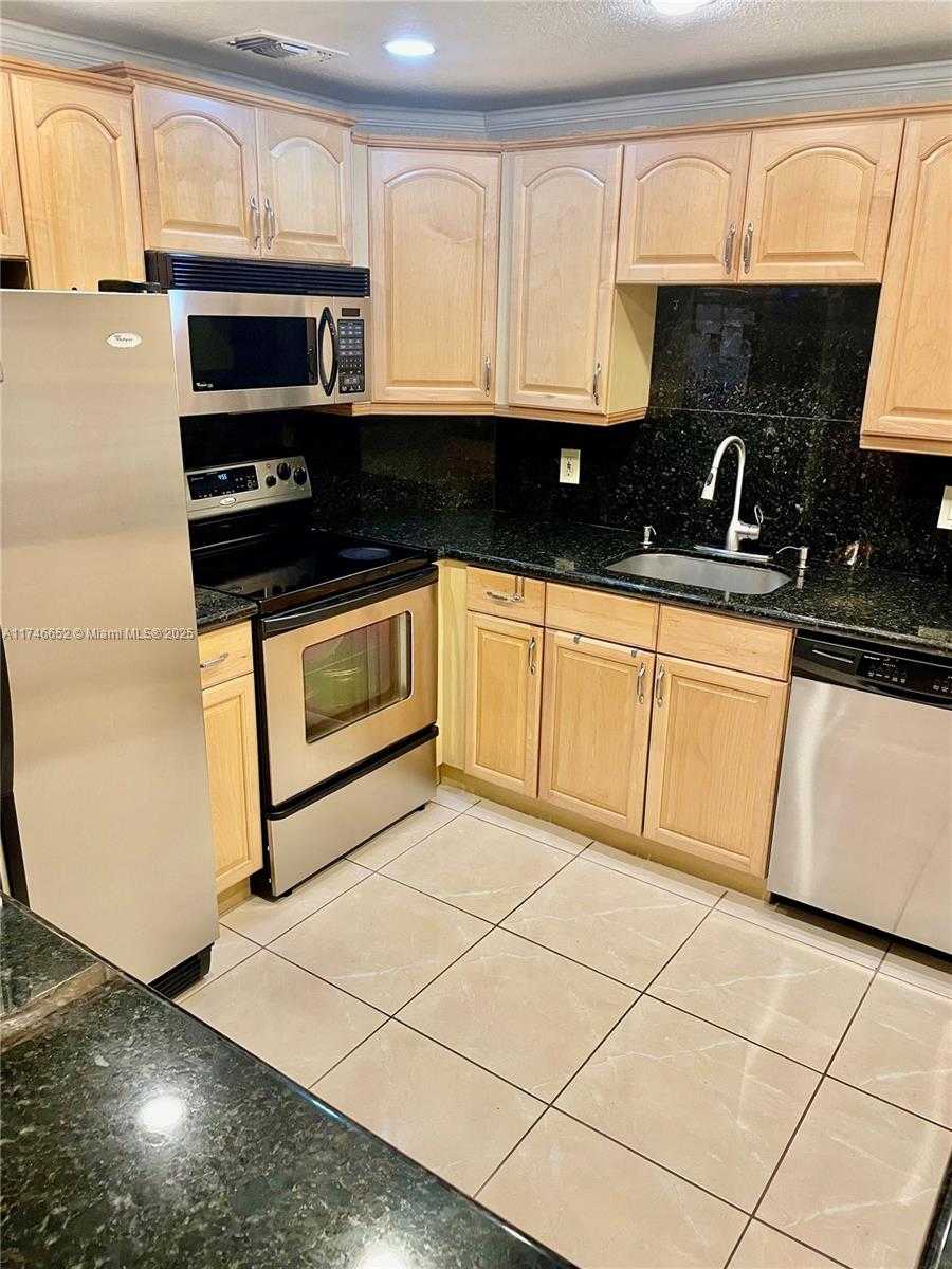 Small Image of 1985 SOUTH OCEAN DR #10G, Hallandale Beach Number 3