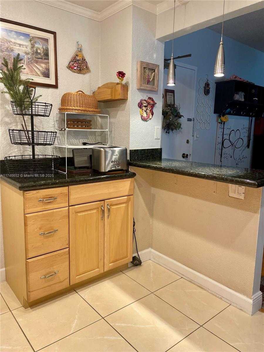 Small Image of 1985 SOUTH OCEAN DR #10G, Hallandale Beach Number 5