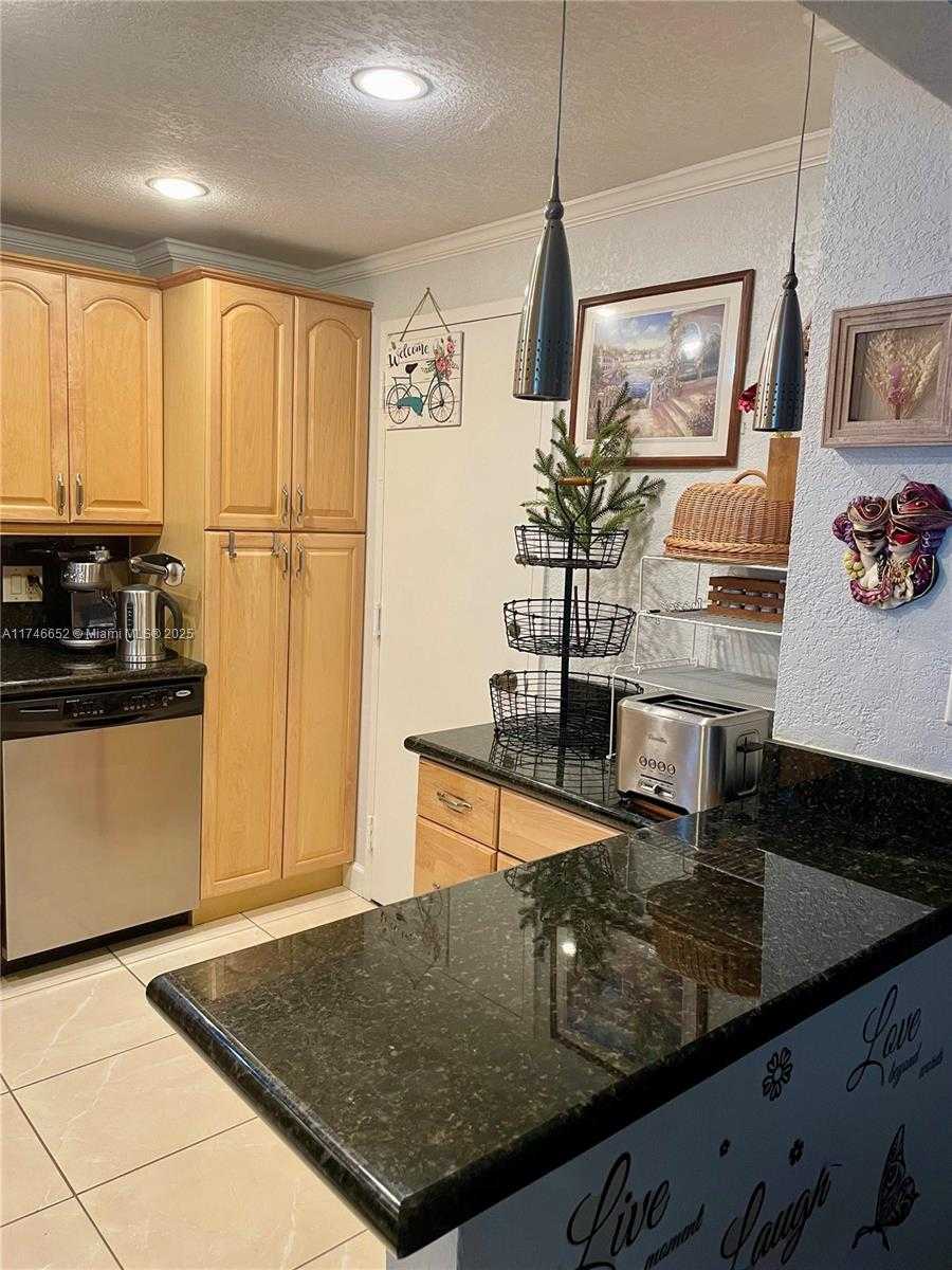 Small Image of 1985 SOUTH OCEAN DR #10G, Hallandale Beach Number 6