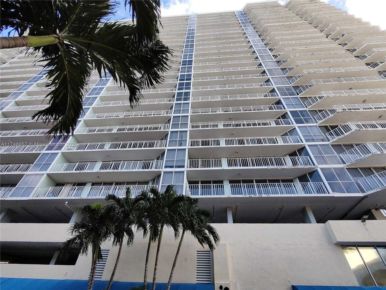 Small Image of 7601 EAST TREASURE DR #2018, North Bay Village Number 23