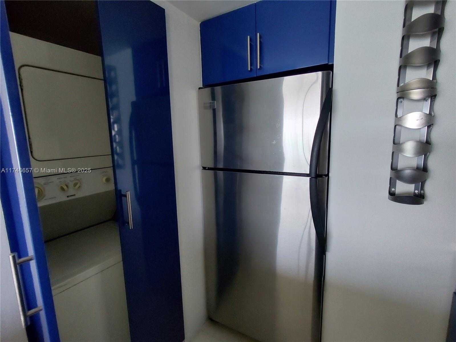 Small Image of 7601 EAST TREASURE DR #2018, North Bay Village Number 6