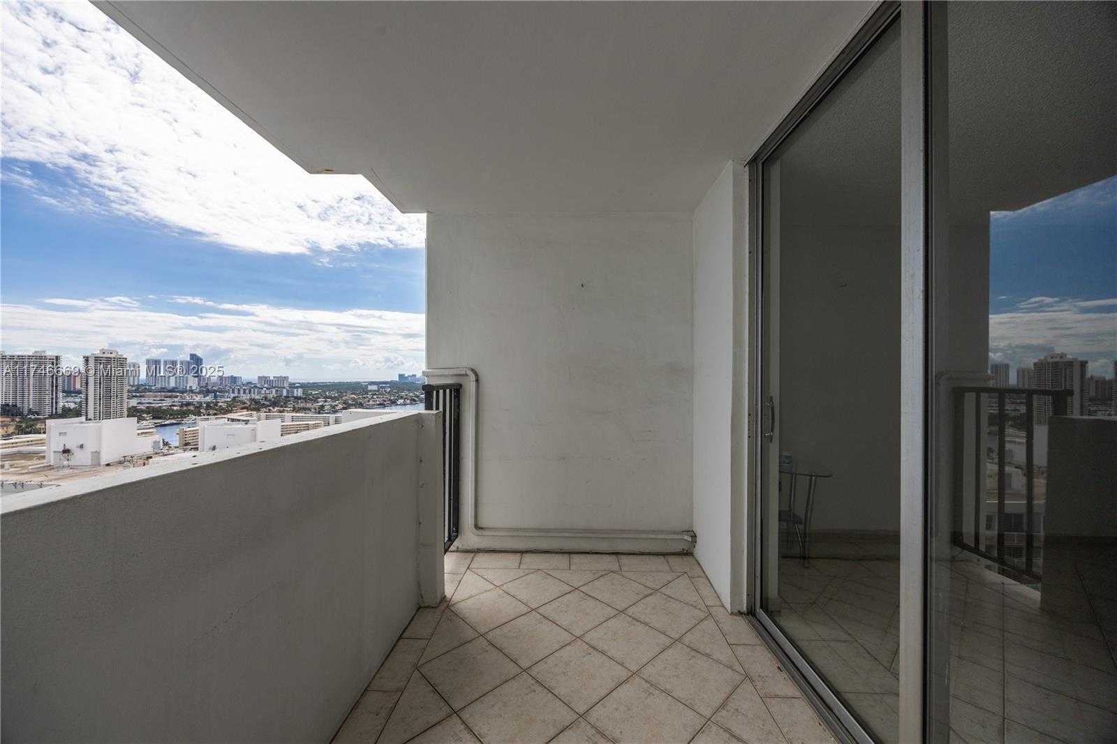 Small Image of 2750 NORTH EAST 183RD ST #2601, Aventura Number 19