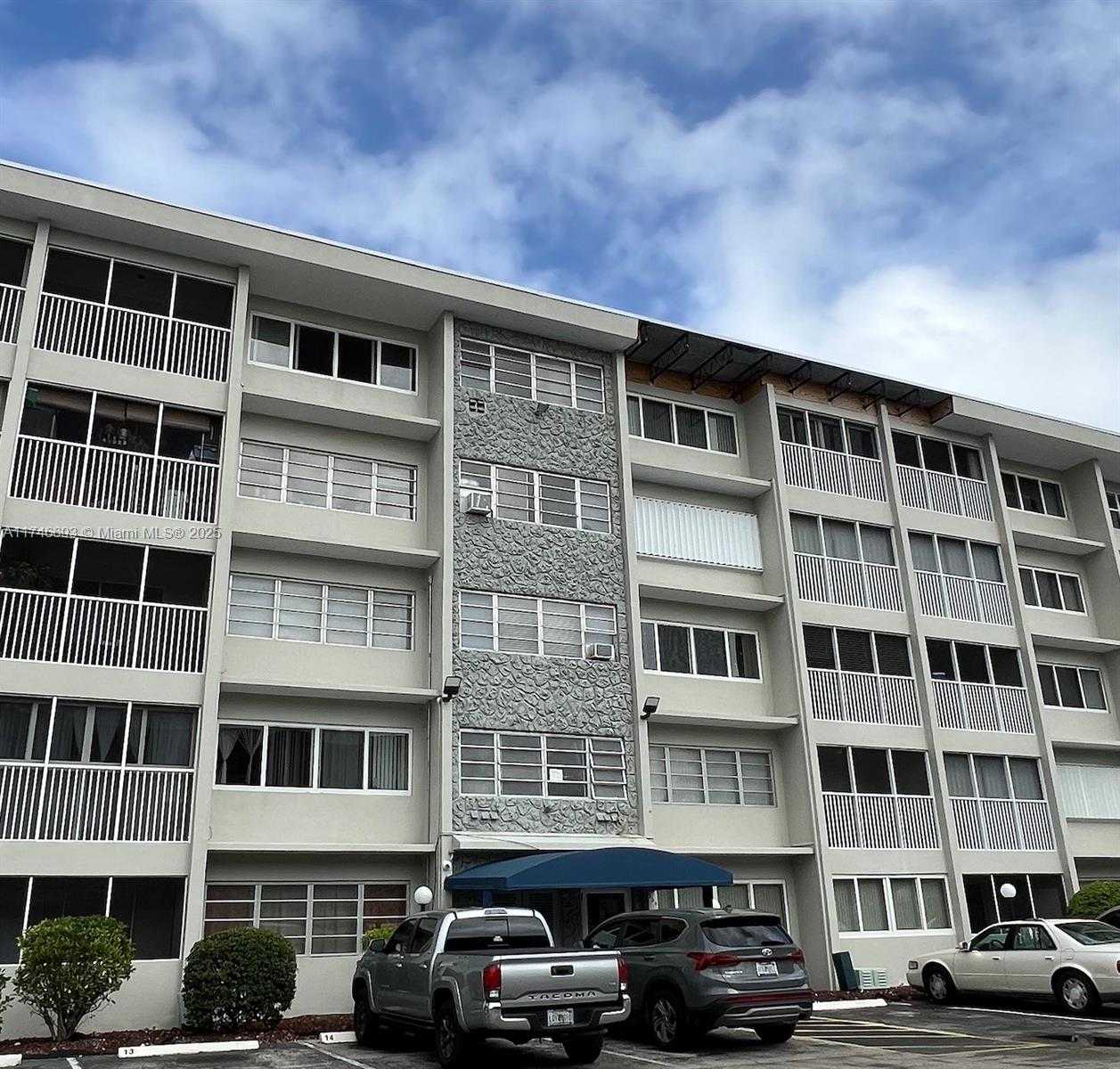 Small Image of 330 SOUTH EAST 2ND ST #101G, Hallandale Beach Number 23
