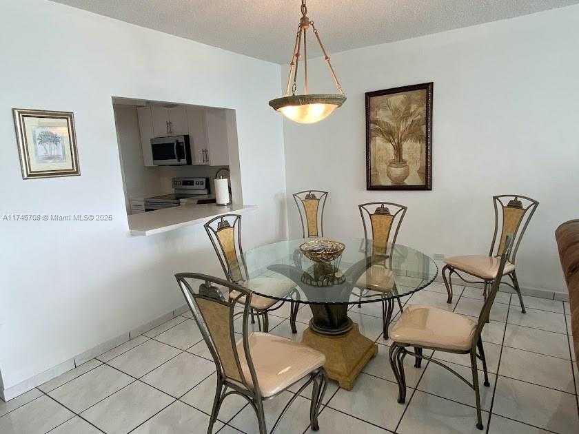 Small Image of 5601 COLLINS AVE #1524, Miami Beach Number 15