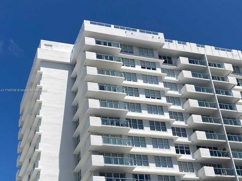 Small Image of 5601 COLLINS AVE #1524, Miami Beach Number 2