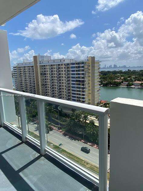 Small Image of 5601 COLLINS AVE #1524, Miami Beach Number 6