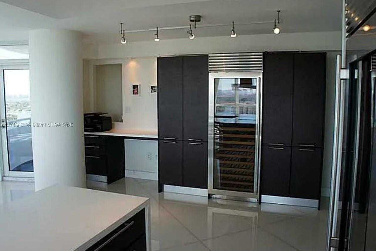 Small Image of 6301 COLLINS AVE #2705, Miami Beach Number 4