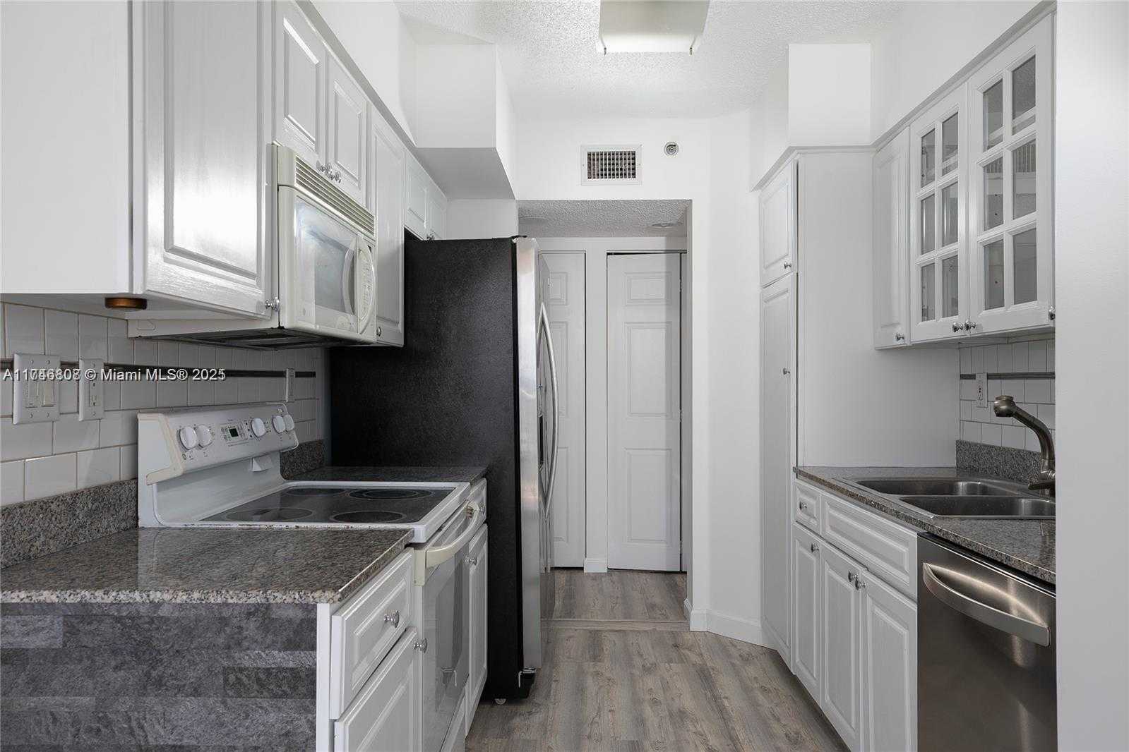 Small Image of 7330 OCEAN TER #21-D, Miami Beach Number 7