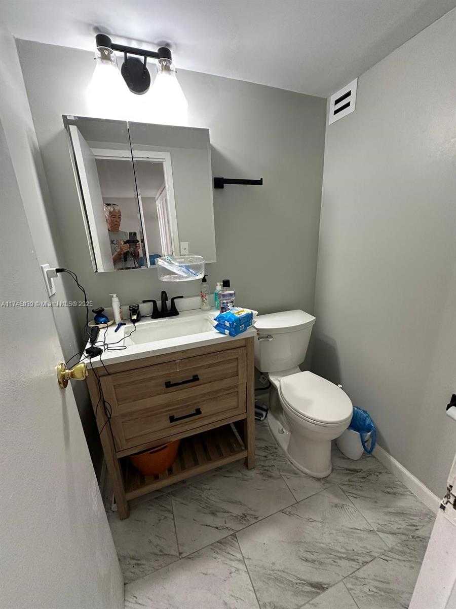 Small Image of 17011 NORTH BAY RD #507, Sunny Isles Beach Number 22
