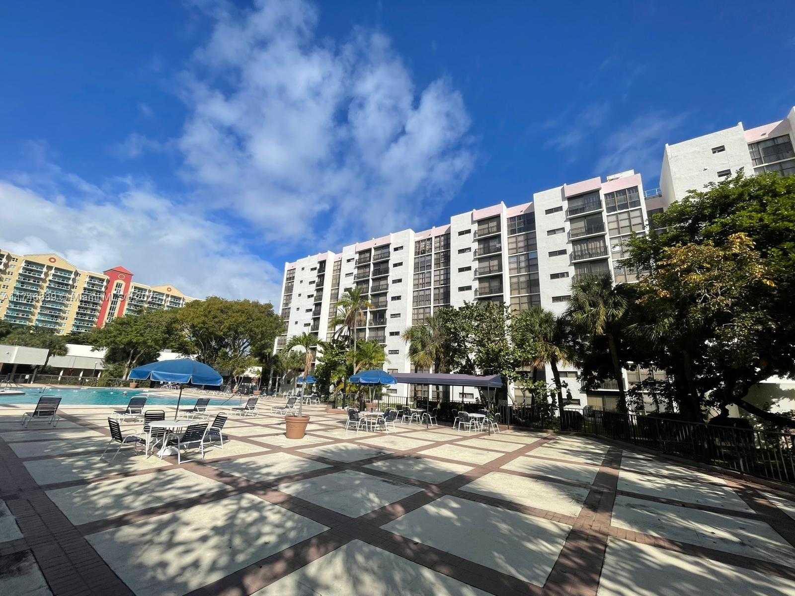 Small Image of 17011 NORTH BAY RD #507, Sunny Isles Beach Number 31