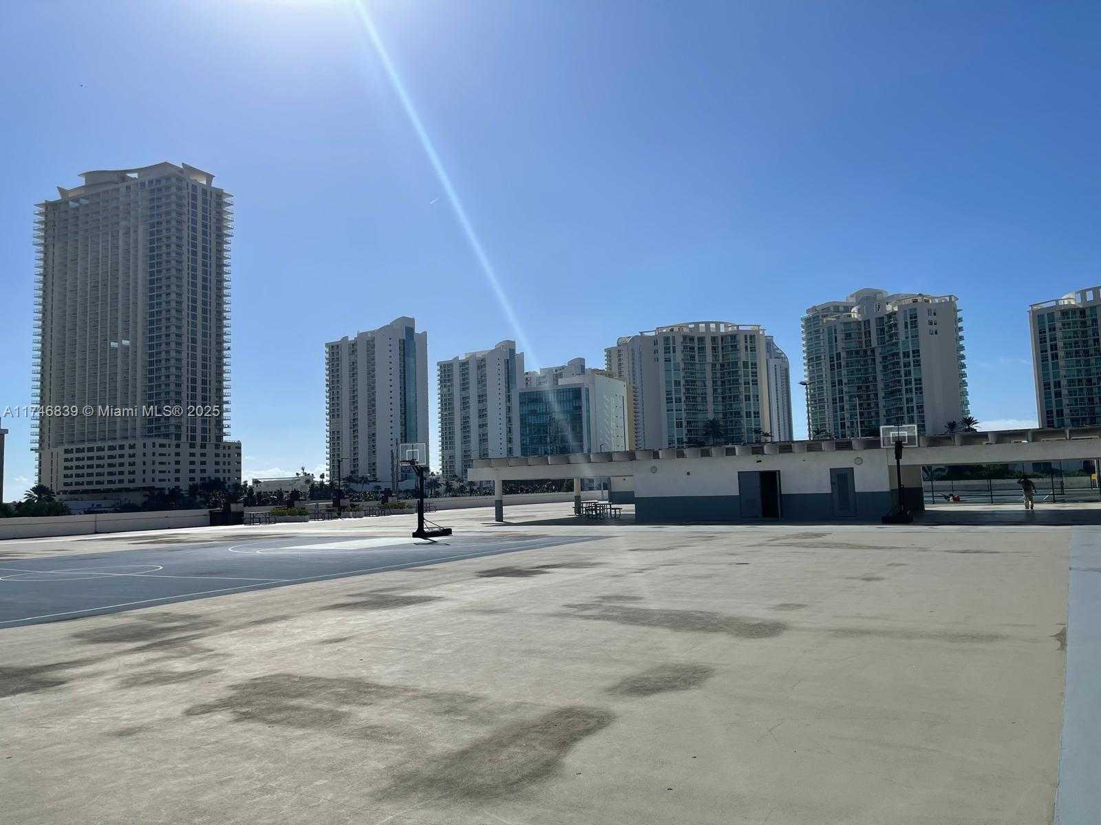 Small Image of 17011 NORTH BAY RD #507, Sunny Isles Beach Number 37