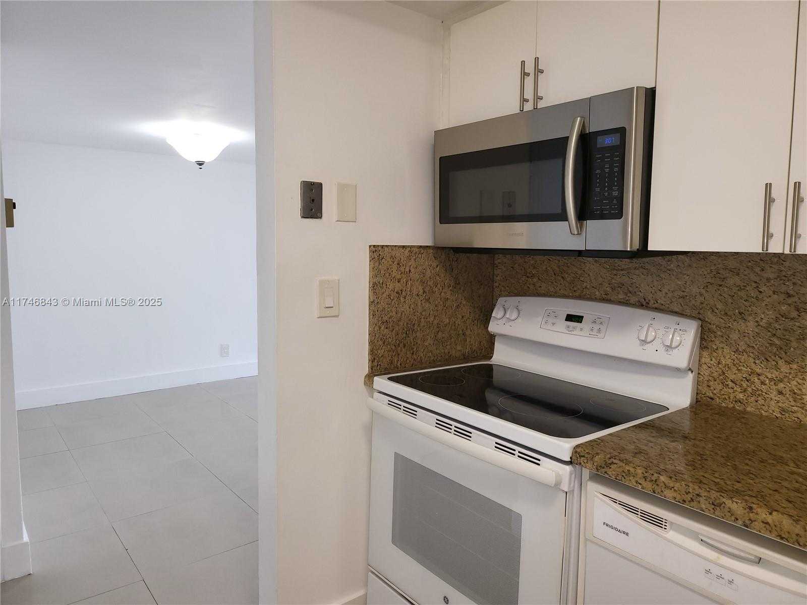 Small Image of 20301 WEST COUNTRY CLUB DR #922, Aventura Number 10