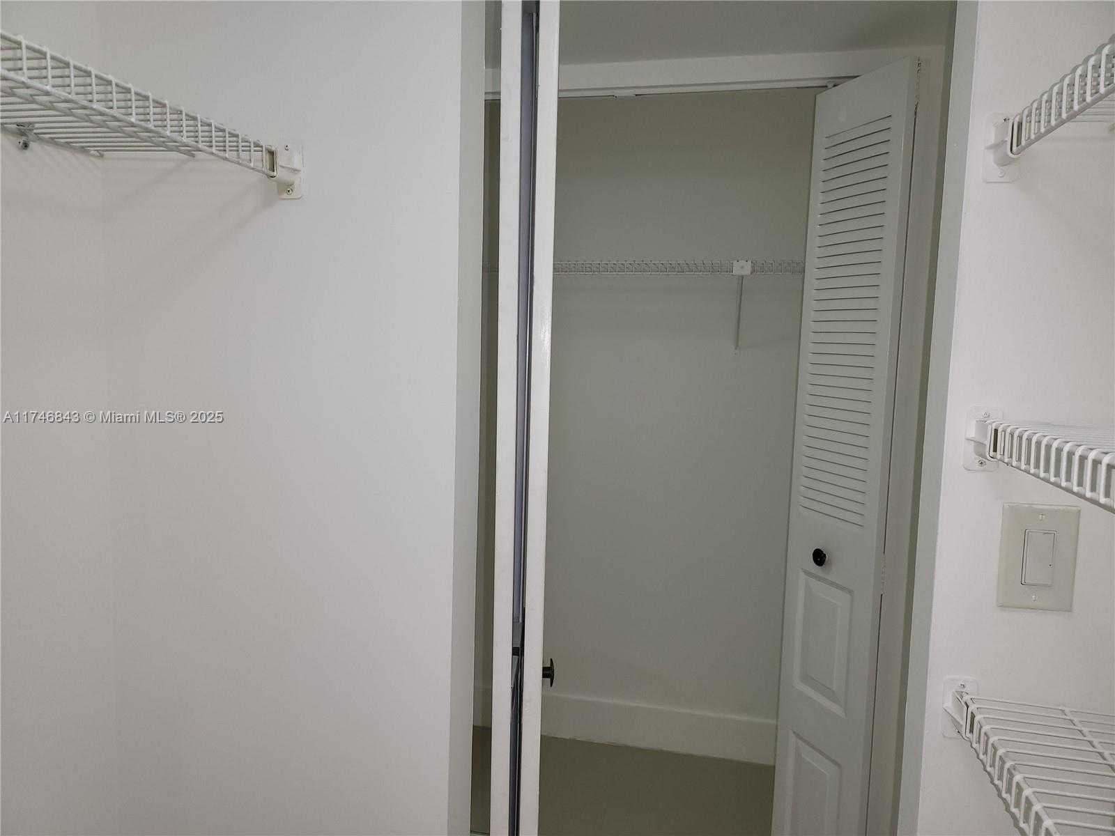 Small Image of 20301 WEST COUNTRY CLUB DR #922, Aventura Number 16