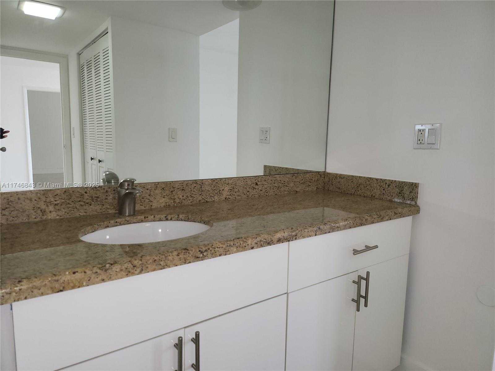 Small Image of 20301 WEST COUNTRY CLUB DR #922, Aventura Number 17