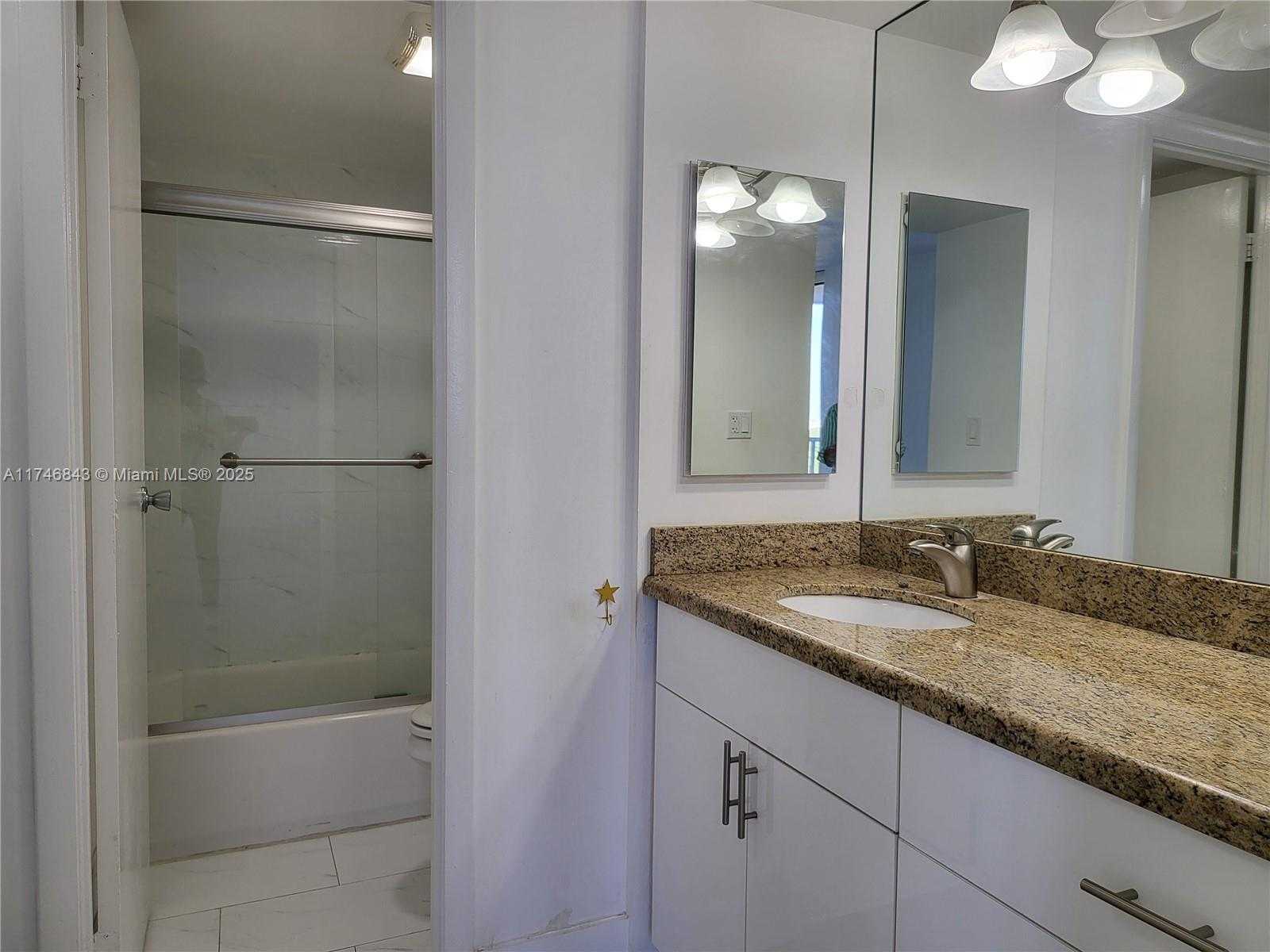Small Image of 20301 WEST COUNTRY CLUB DR #922, Aventura Number 19
