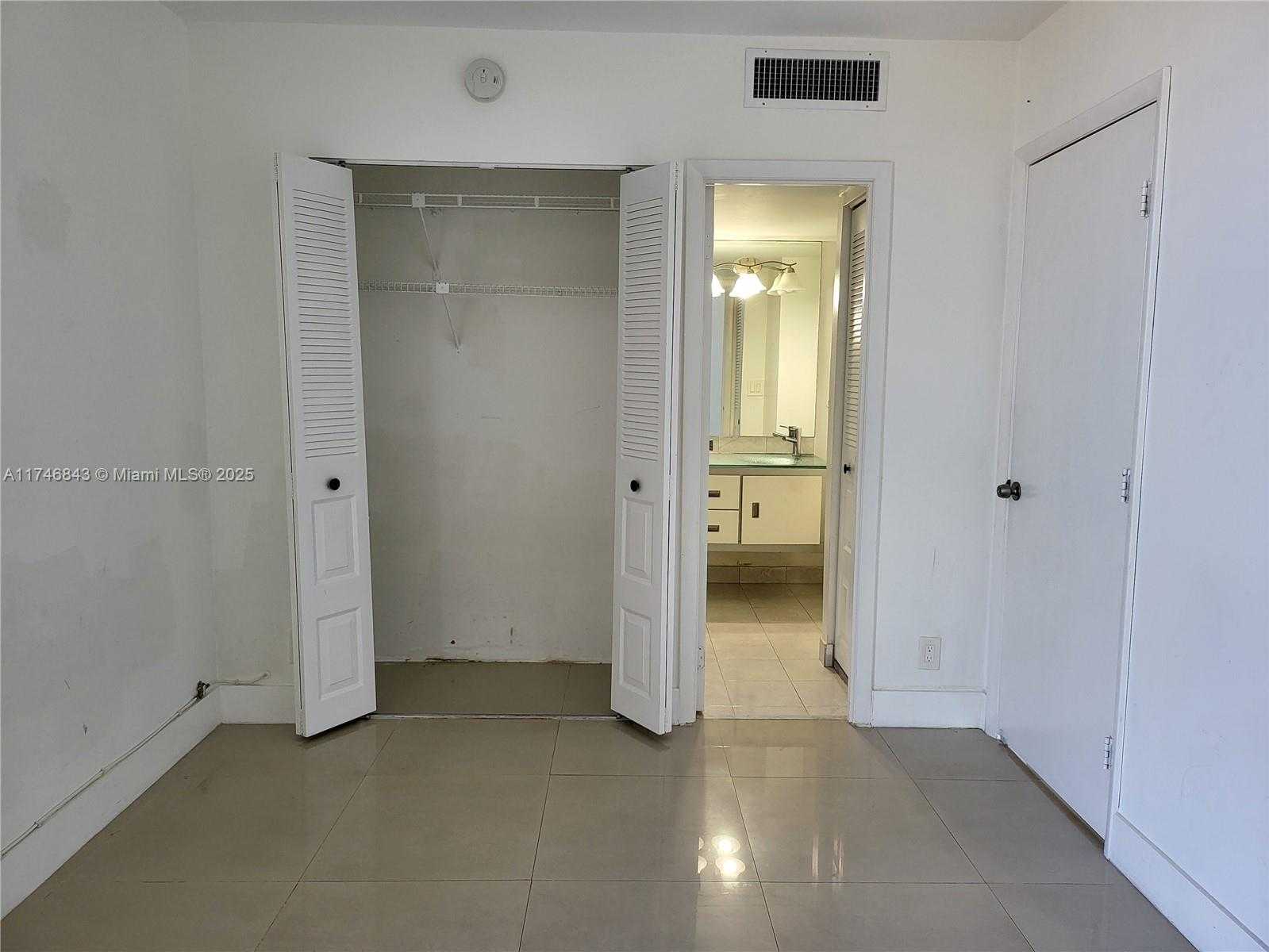 Small Image of 20301 WEST COUNTRY CLUB DR #922, Aventura Number 25