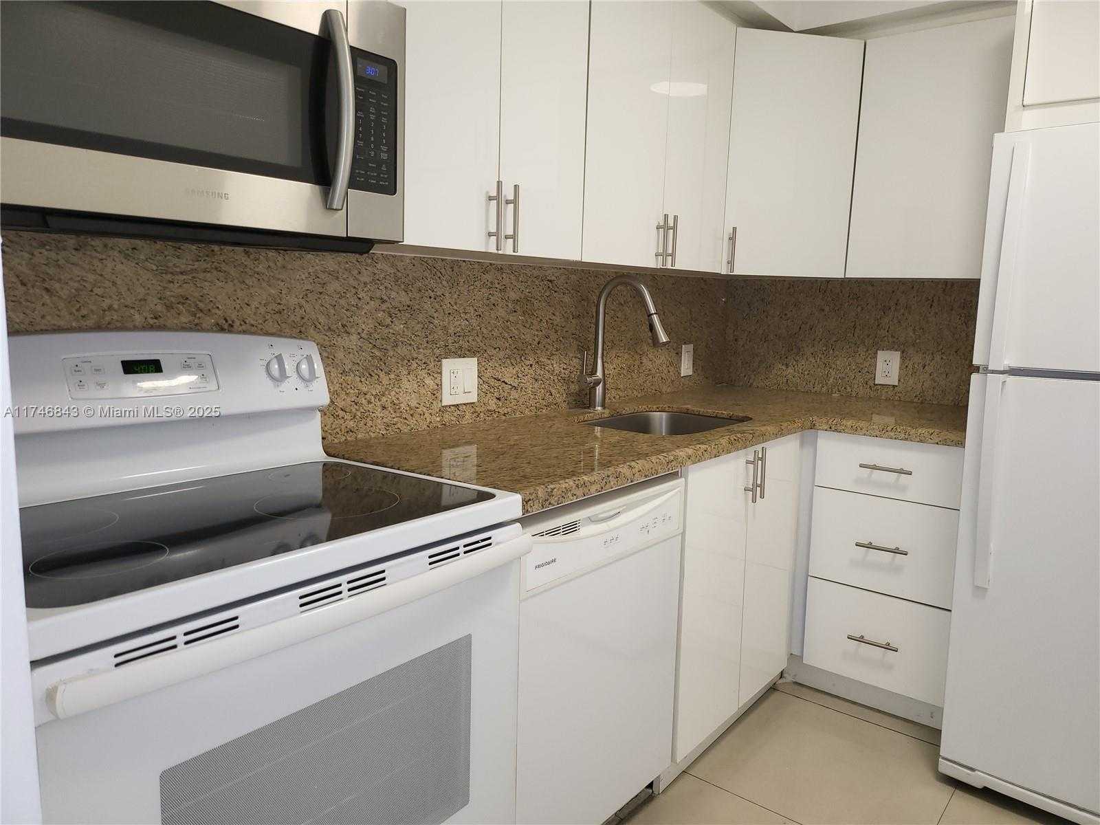 Small Image of 20301 WEST COUNTRY CLUB DR #922, Aventura Number 8